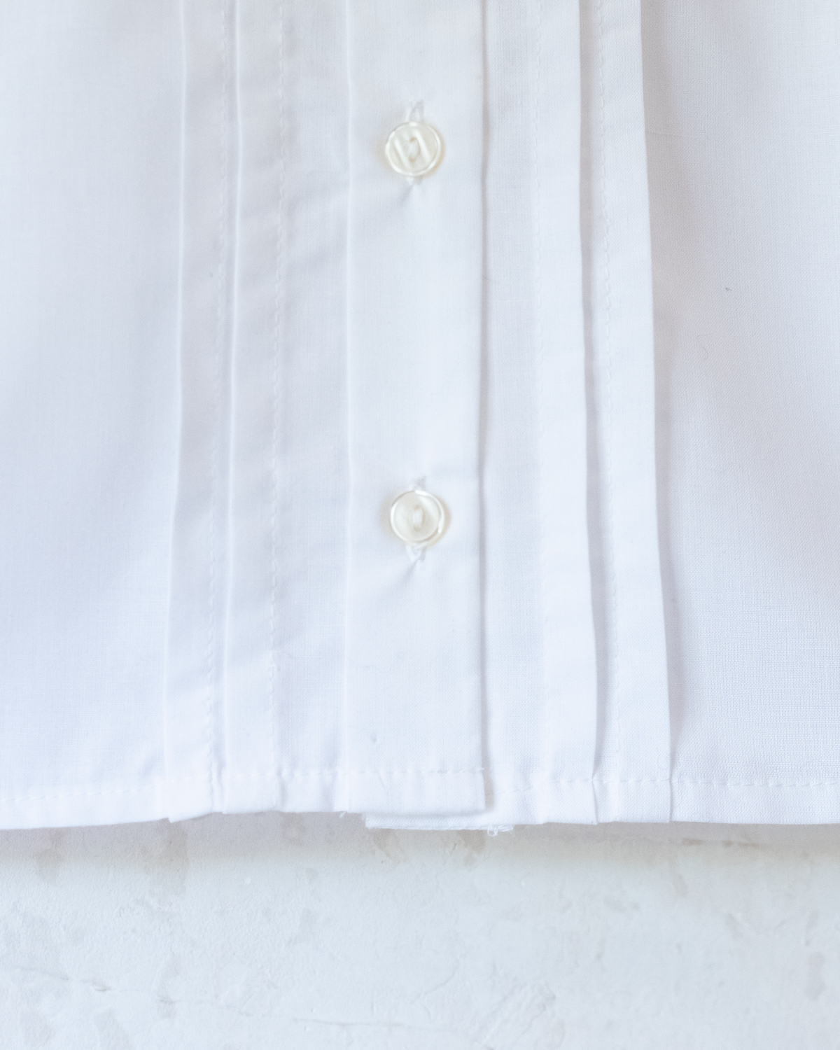 White button-down shirt with elephants on the collar | Portuguese deadstock | 2-3 years