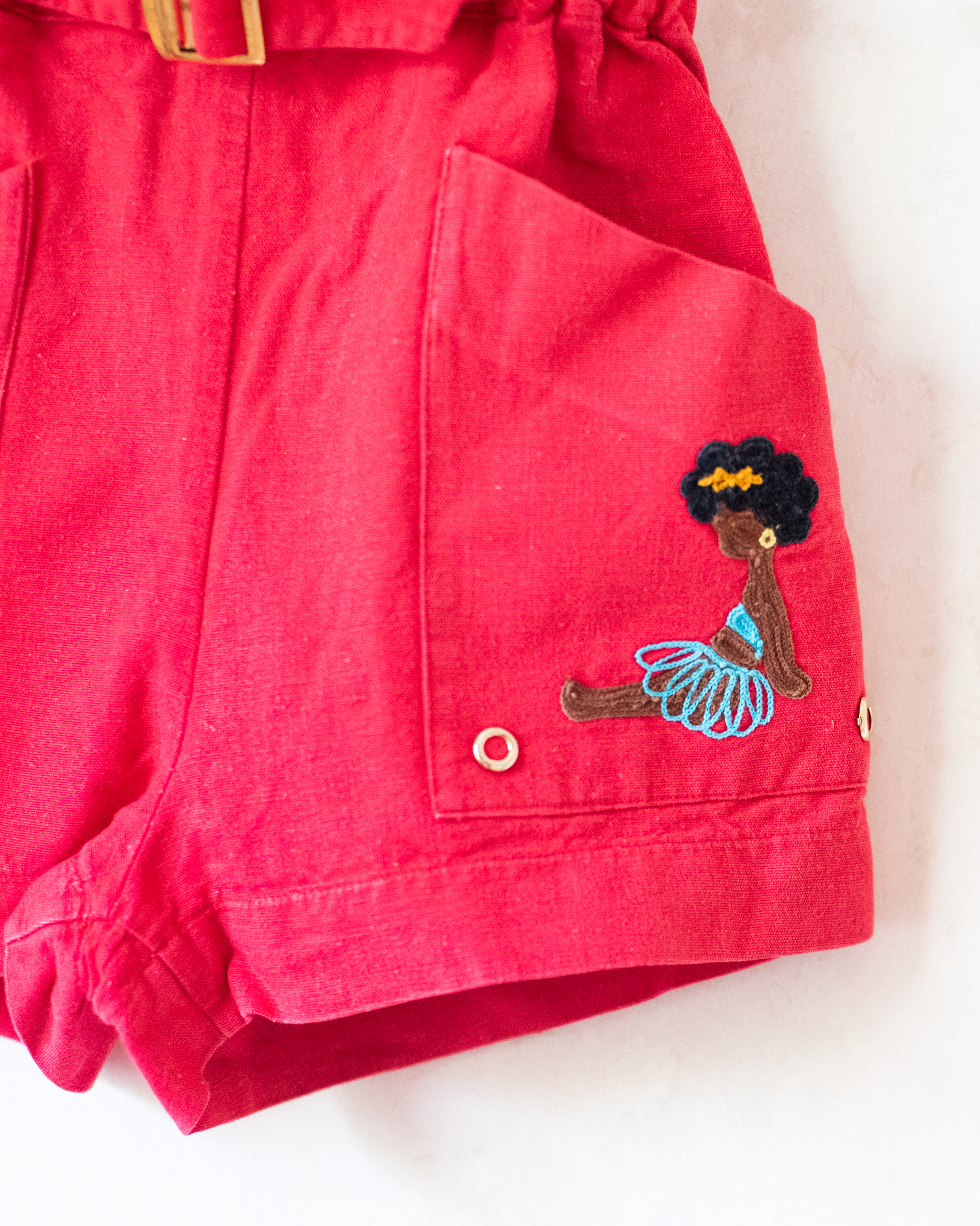 אוברול צרפתי אדום משנות ה50 עם ילדים רקומים | 2-3 שנים