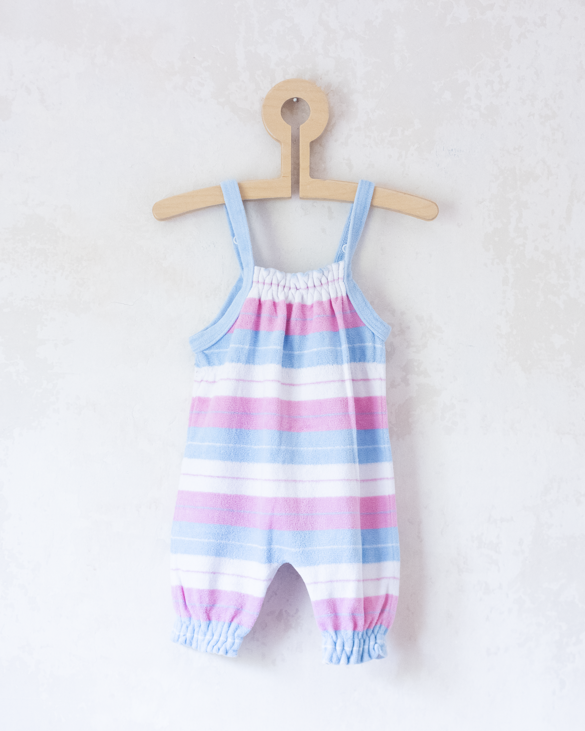 אוברול פסים מבד מגבת עם דולפין | 9-12 חודשים