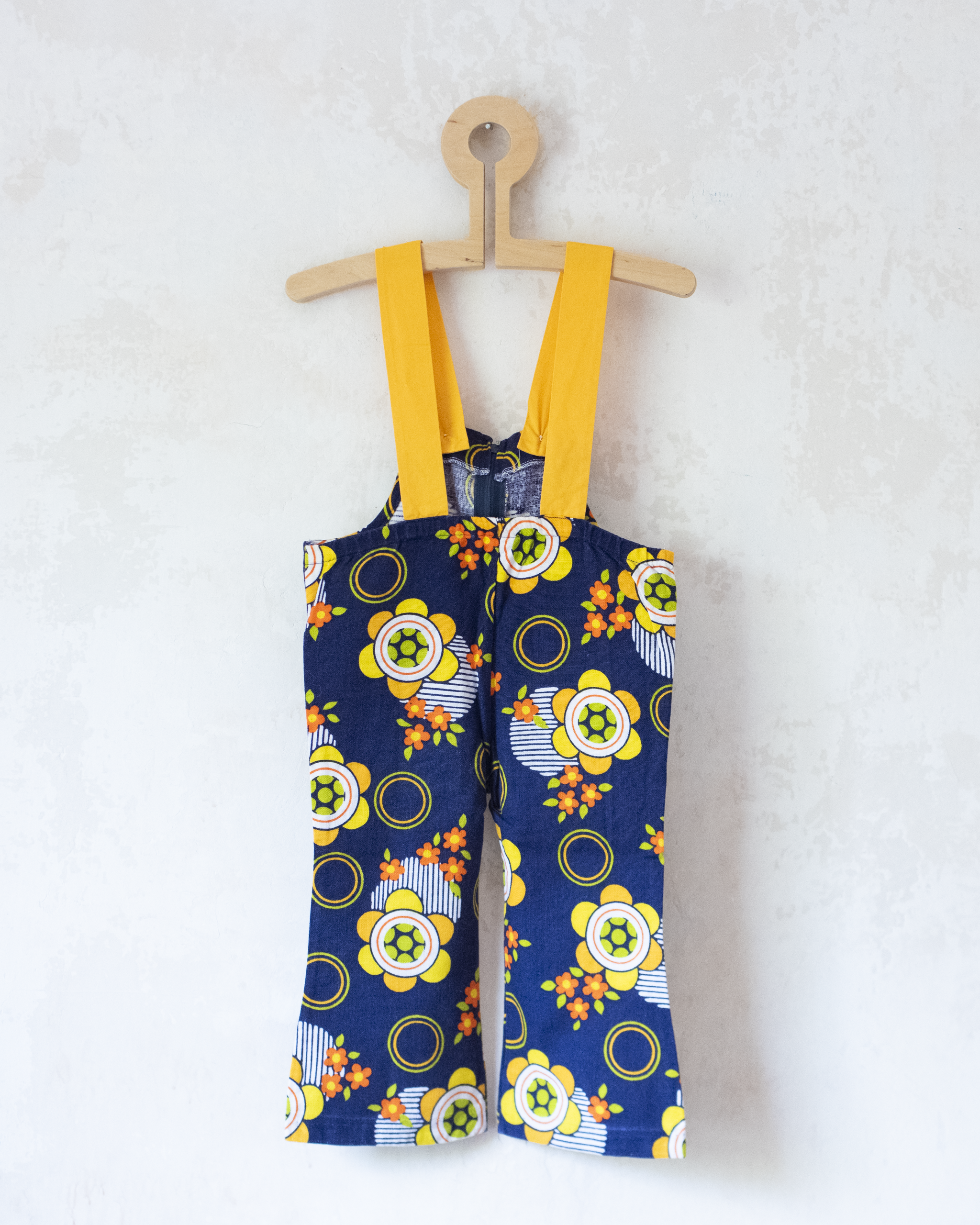 אוברול פרחוני מהסבנטיז | 12-18 חודשים