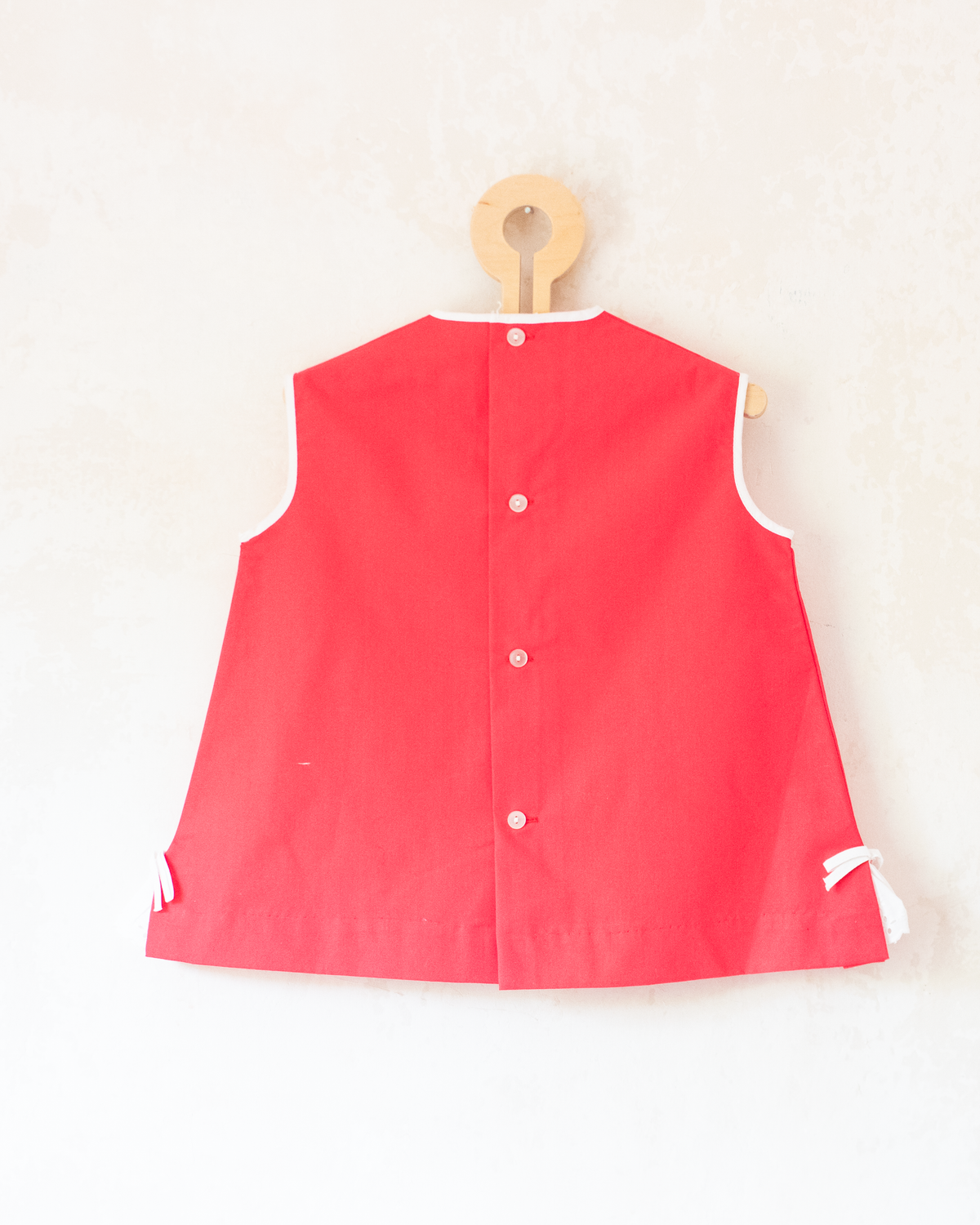 Red dress with girl embroidery and flower with lace dress | French deadstock from the 60s | 9-12 months