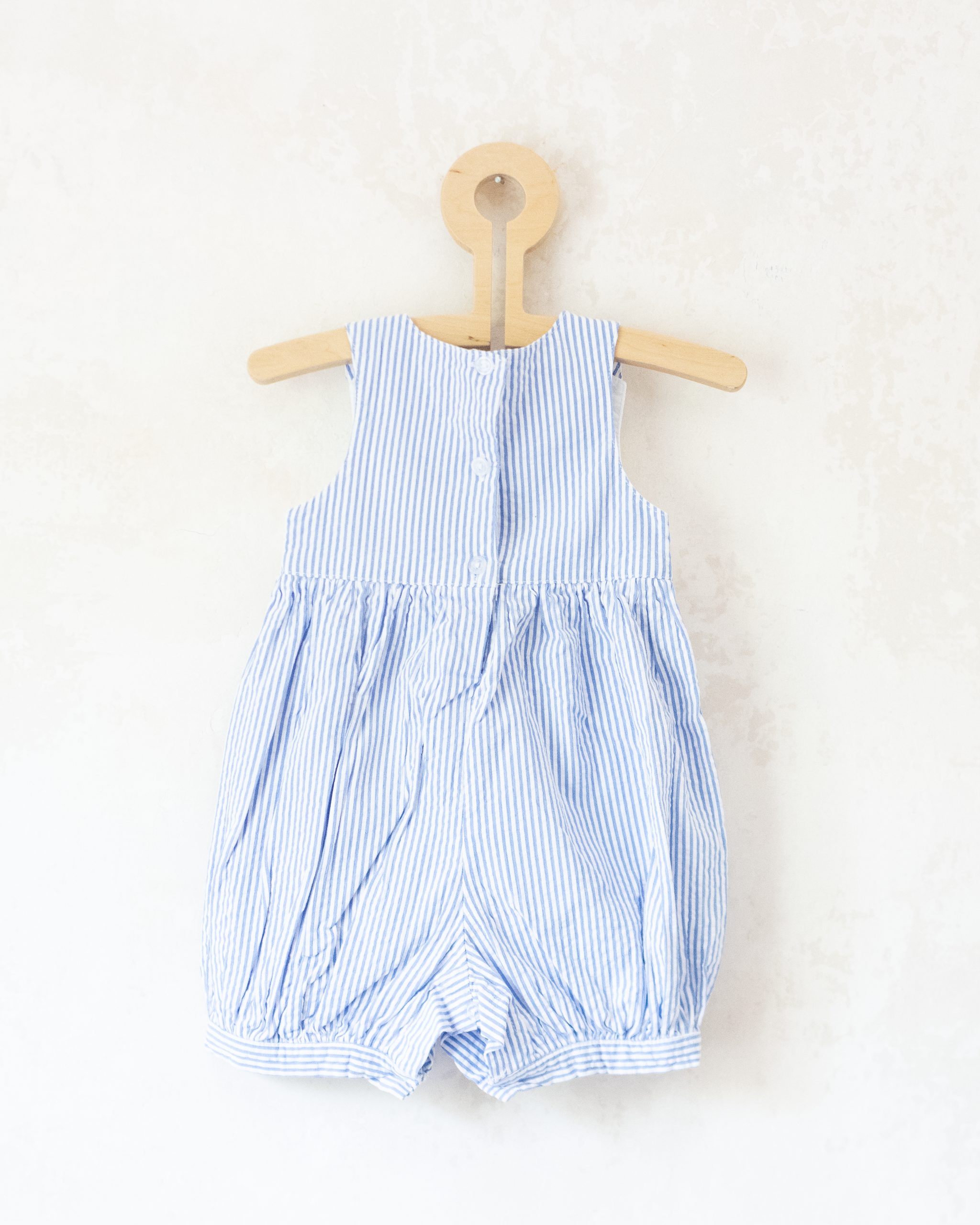 אוברול עם פסים וסירות רקומות | 3-6 חודשים