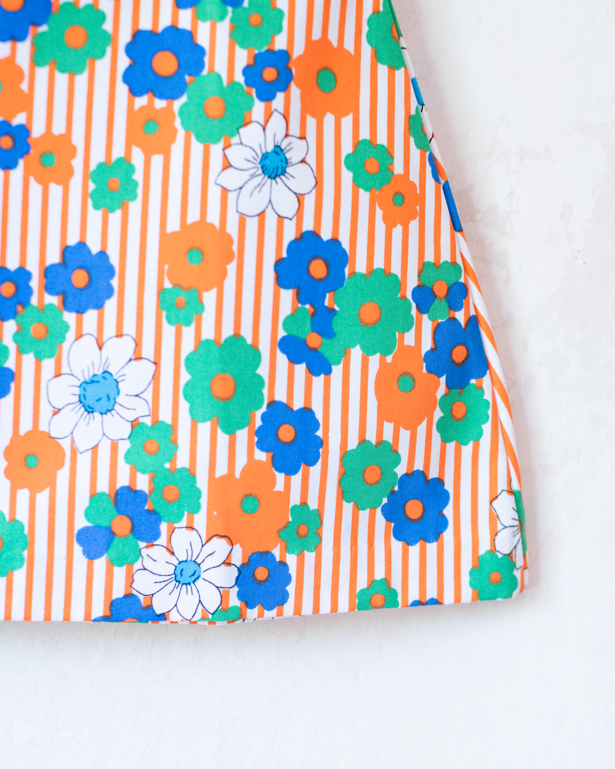 Dress with orange stripes and flowers | French deadstock from the seventies | 3-4 years