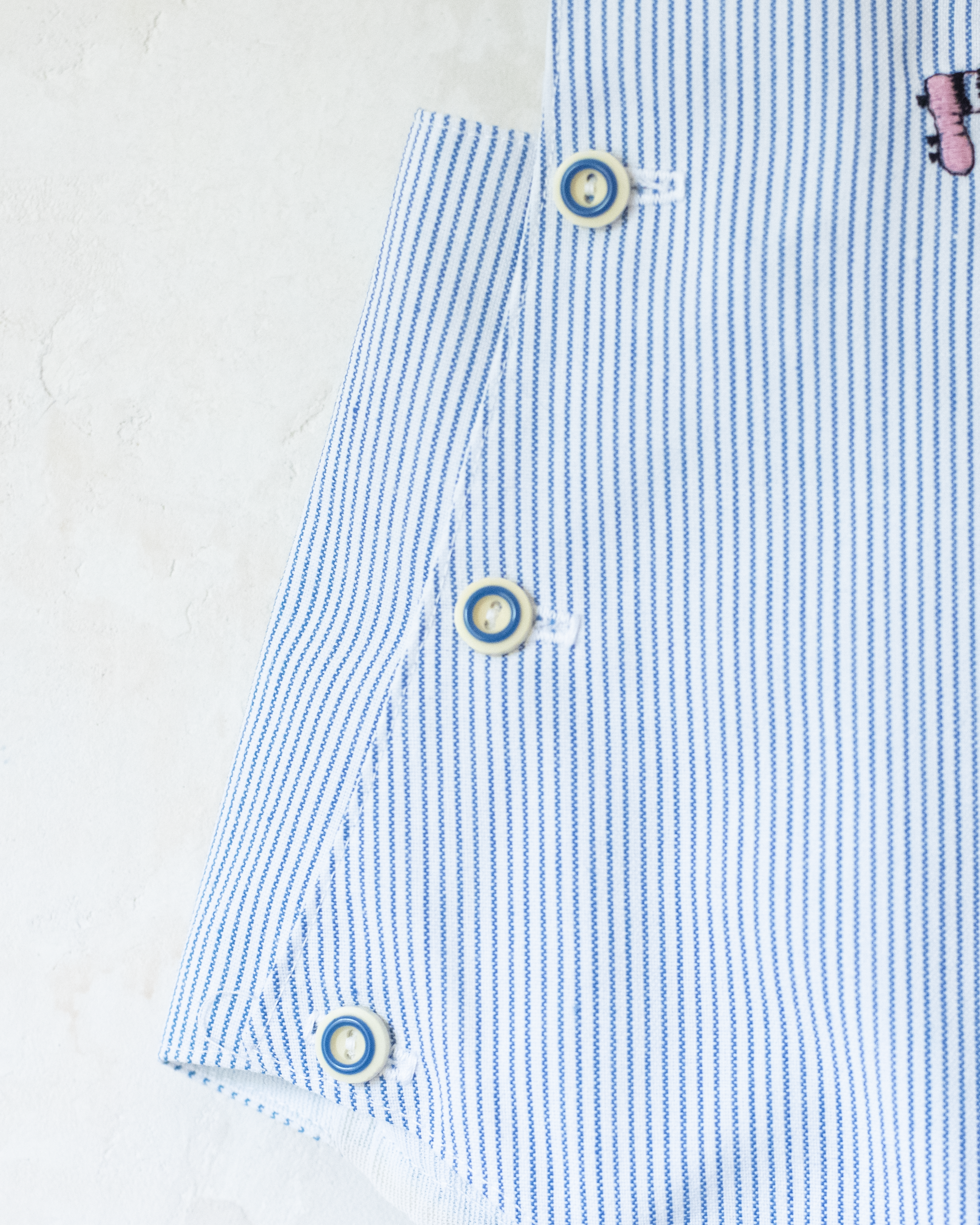 רומפר ספרדי עם פסים וילד משחק בכדור | 12-18 חודשים