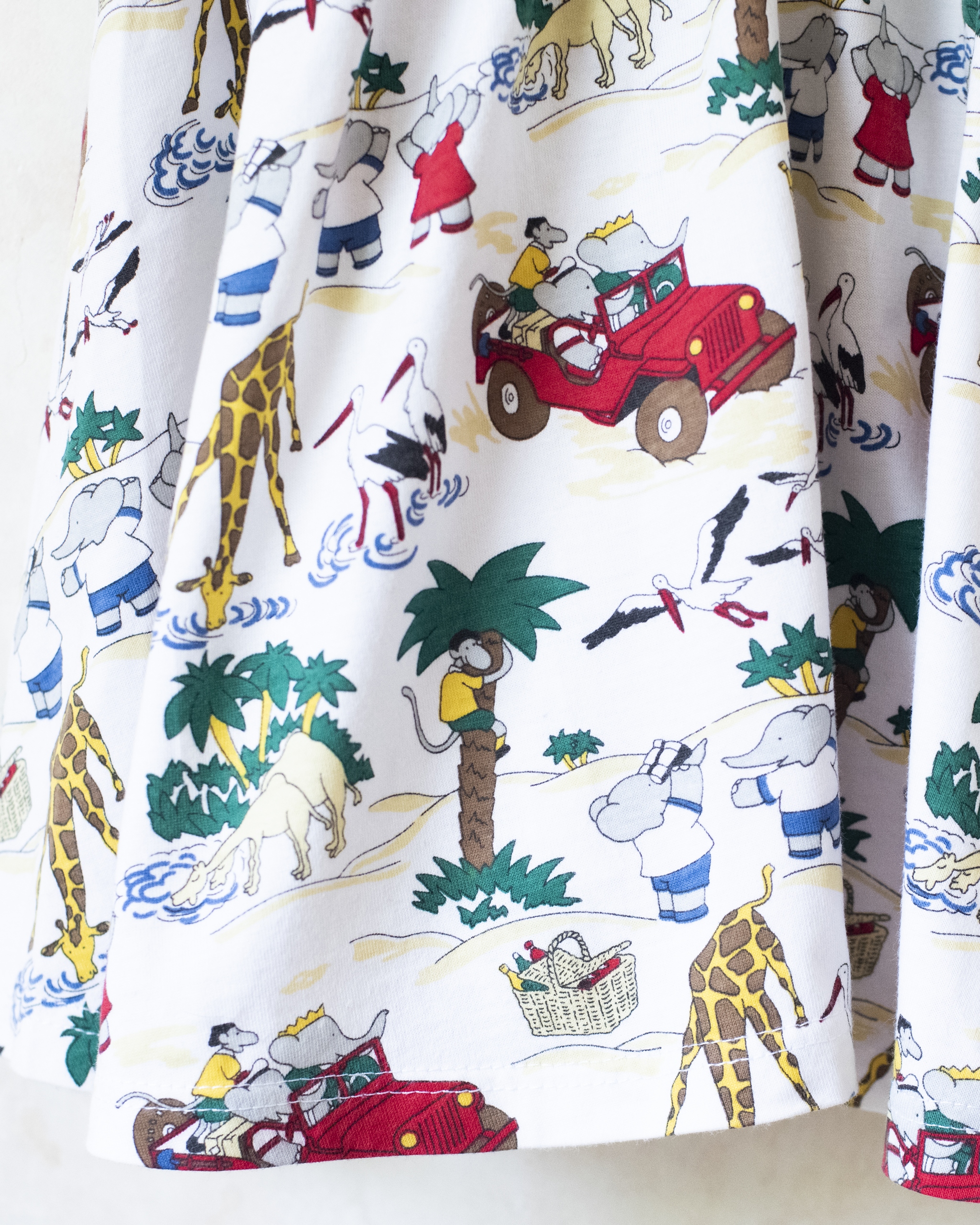 שמלה אדומה עם הדפסים של המלך בבר | 4-5 שנים