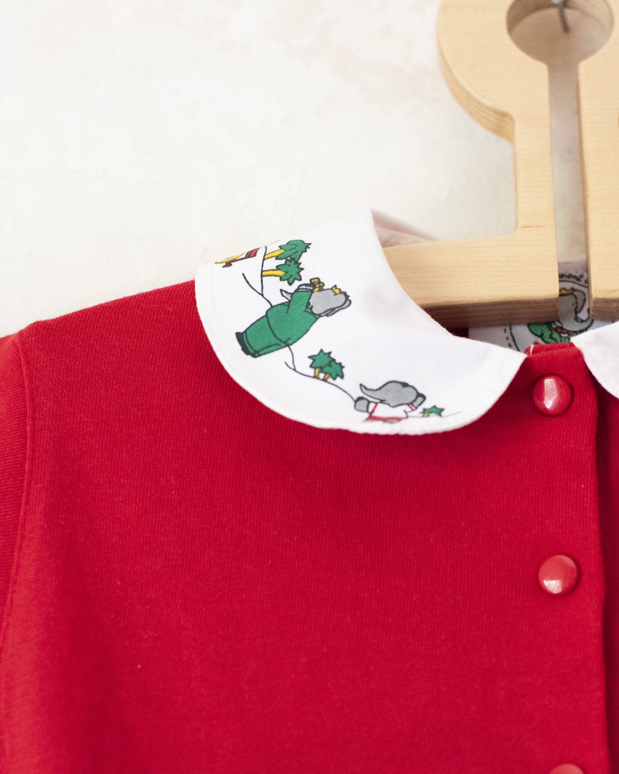 שמלה אדומה עם הדפסים של המלך בבר | 4-5 שנים