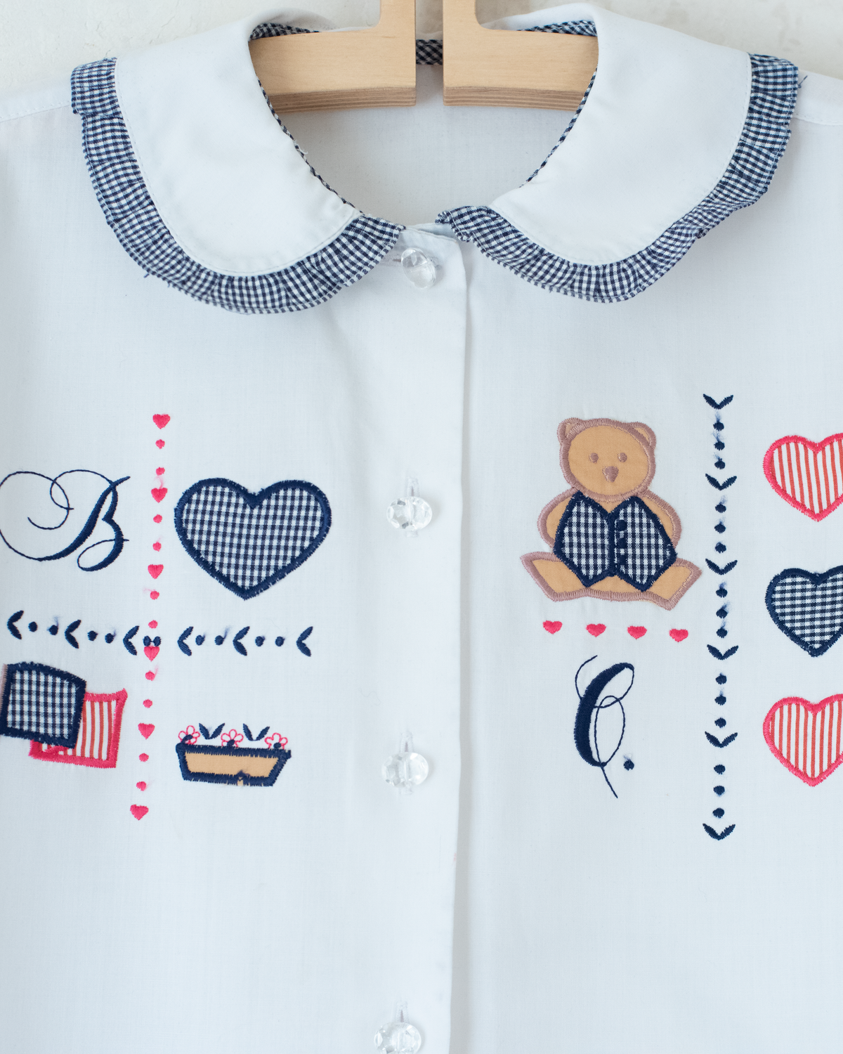 Button-down shirt with teddy bear and heart embroidery | 7-8 years
