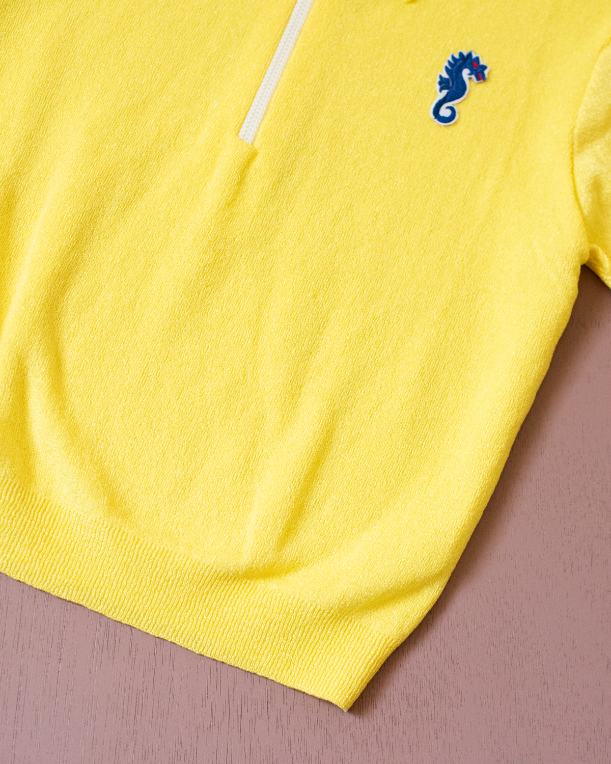 Yellow shirt with a blue seahorse | Deadstock French from the seventies | 3-4 years