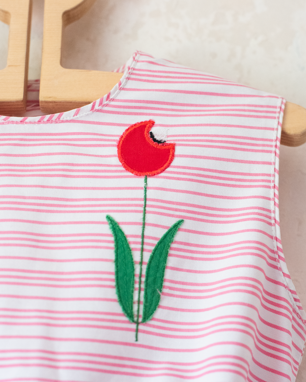 Pink French dress with embroidered flowers | 3-4 years