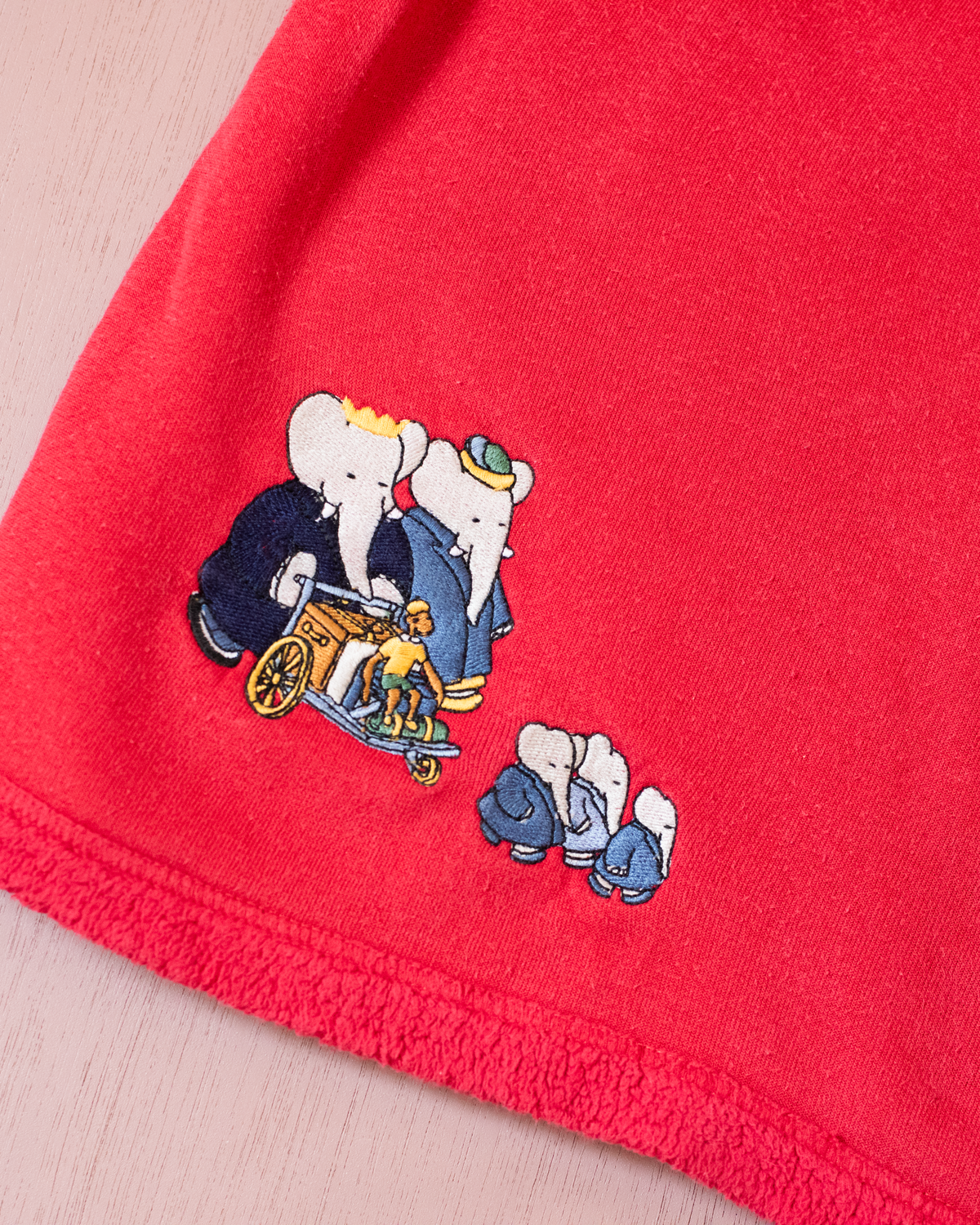 Red fleece sweatshirt with embroidered King Babar | 4-5 years