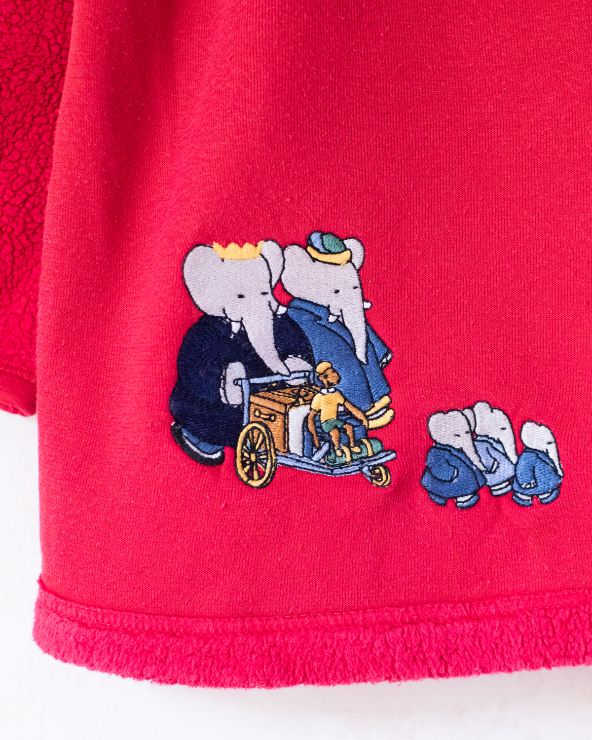 Red fleece sweatshirt with embroidered King Babar | 4-5 years