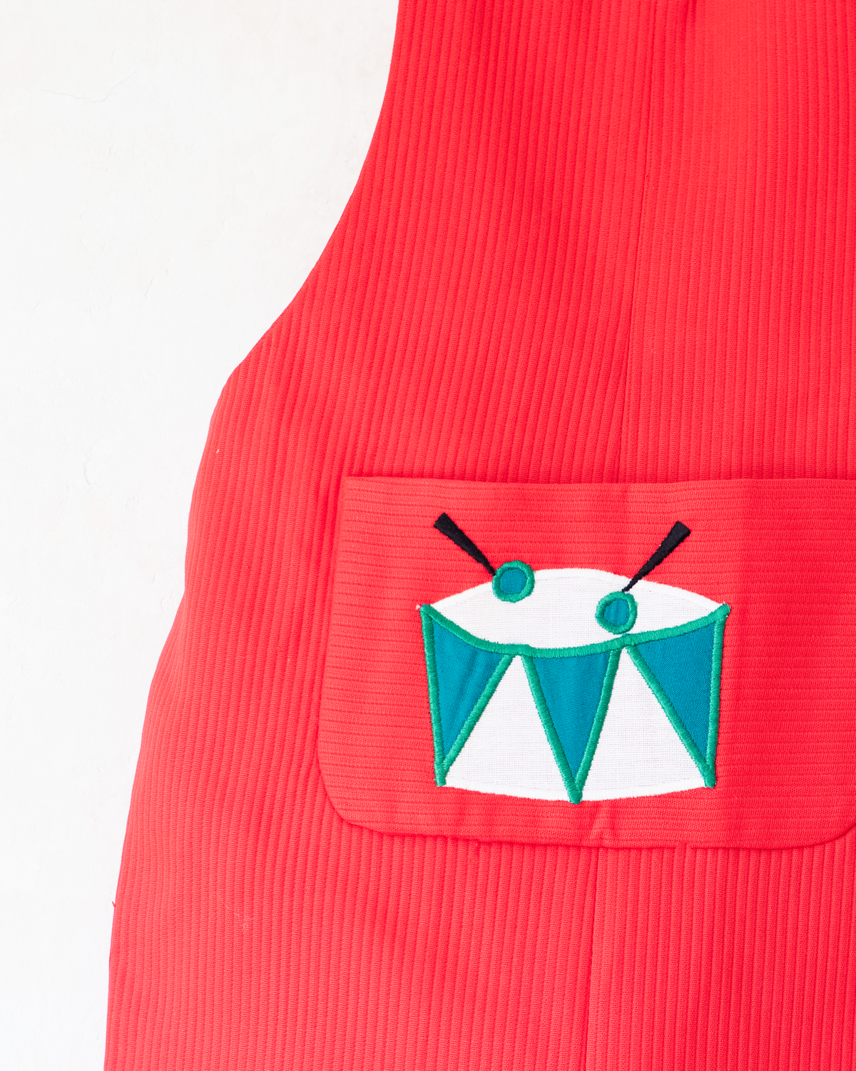 Red overalls with a drum | Deadstock from the Sixties | 2-3 years
