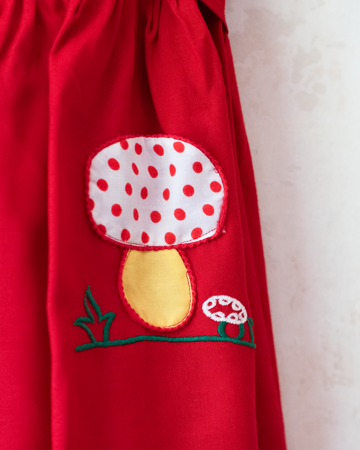 Red dress with embroidered mushrooms | French deadstock from the sixties | 2-3 years