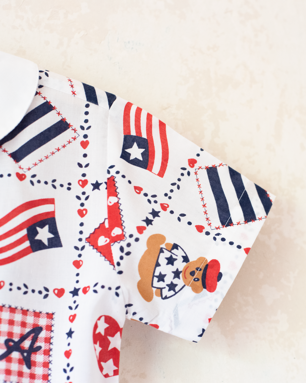 White button-down shirt with flags and bears | 5-6 years