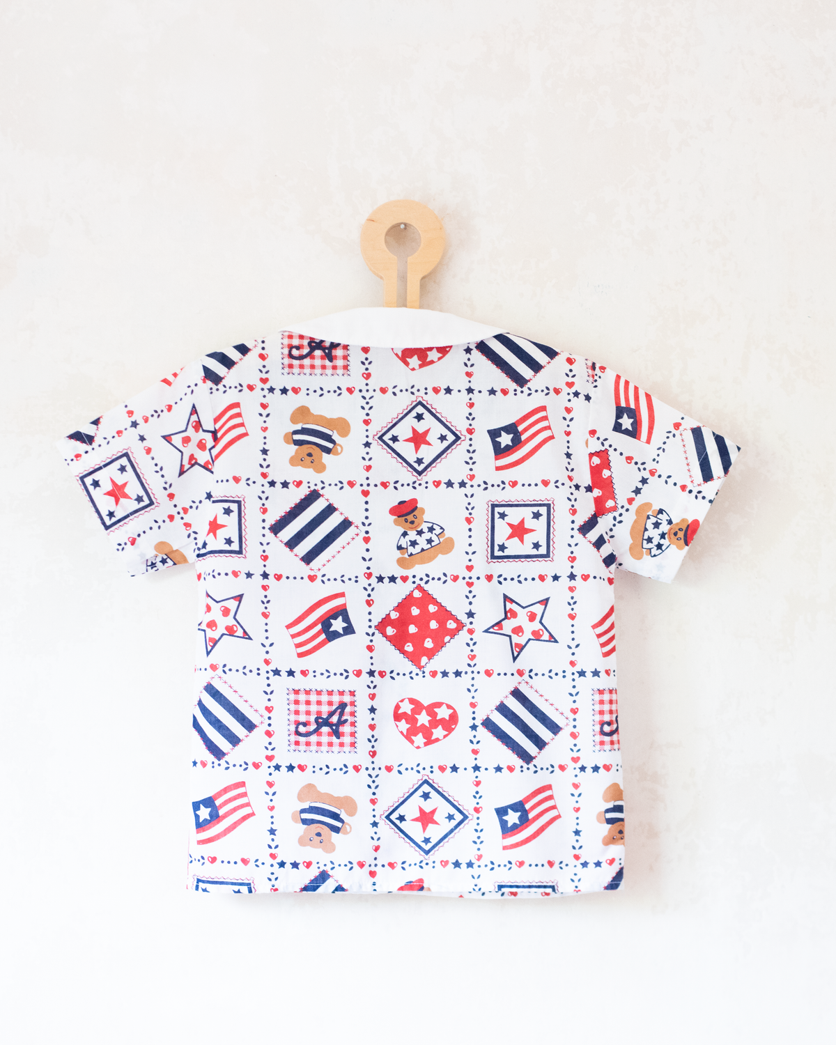 White button-down shirt with flags and bears | 5-6 years