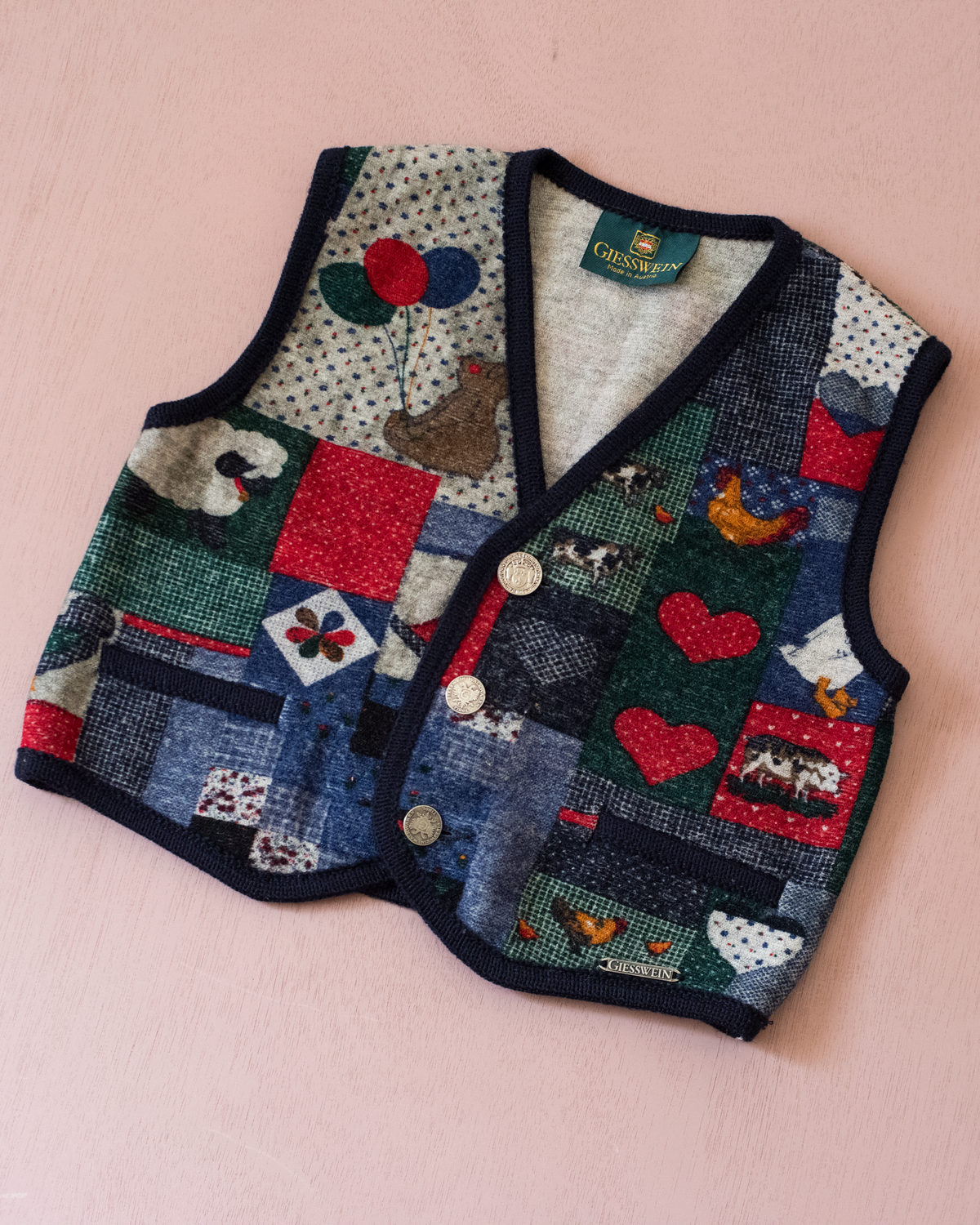 Woolen cardigan with patches and animals | 5-6 years