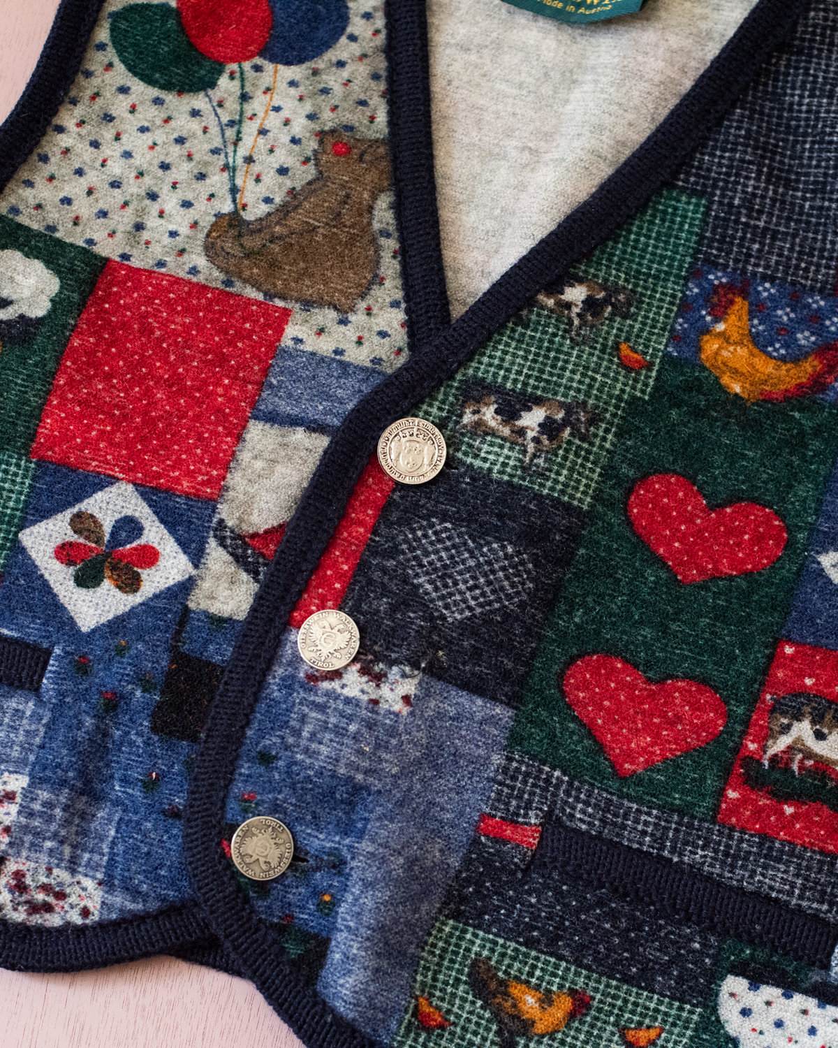 Woolen cardigan with patches and animals | 5-6 years