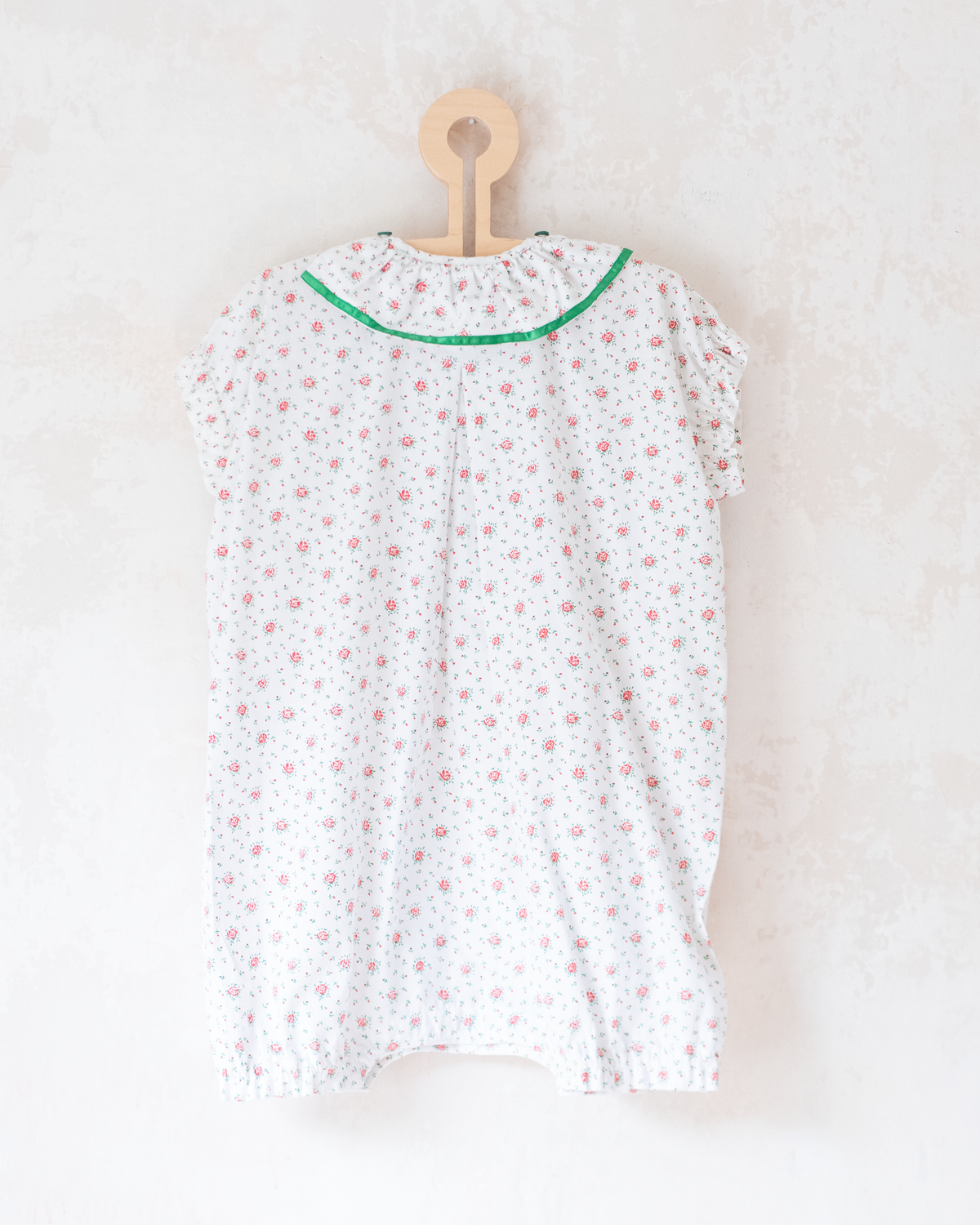 White overalls with flowers and a gorgeous collar | 18-24 months