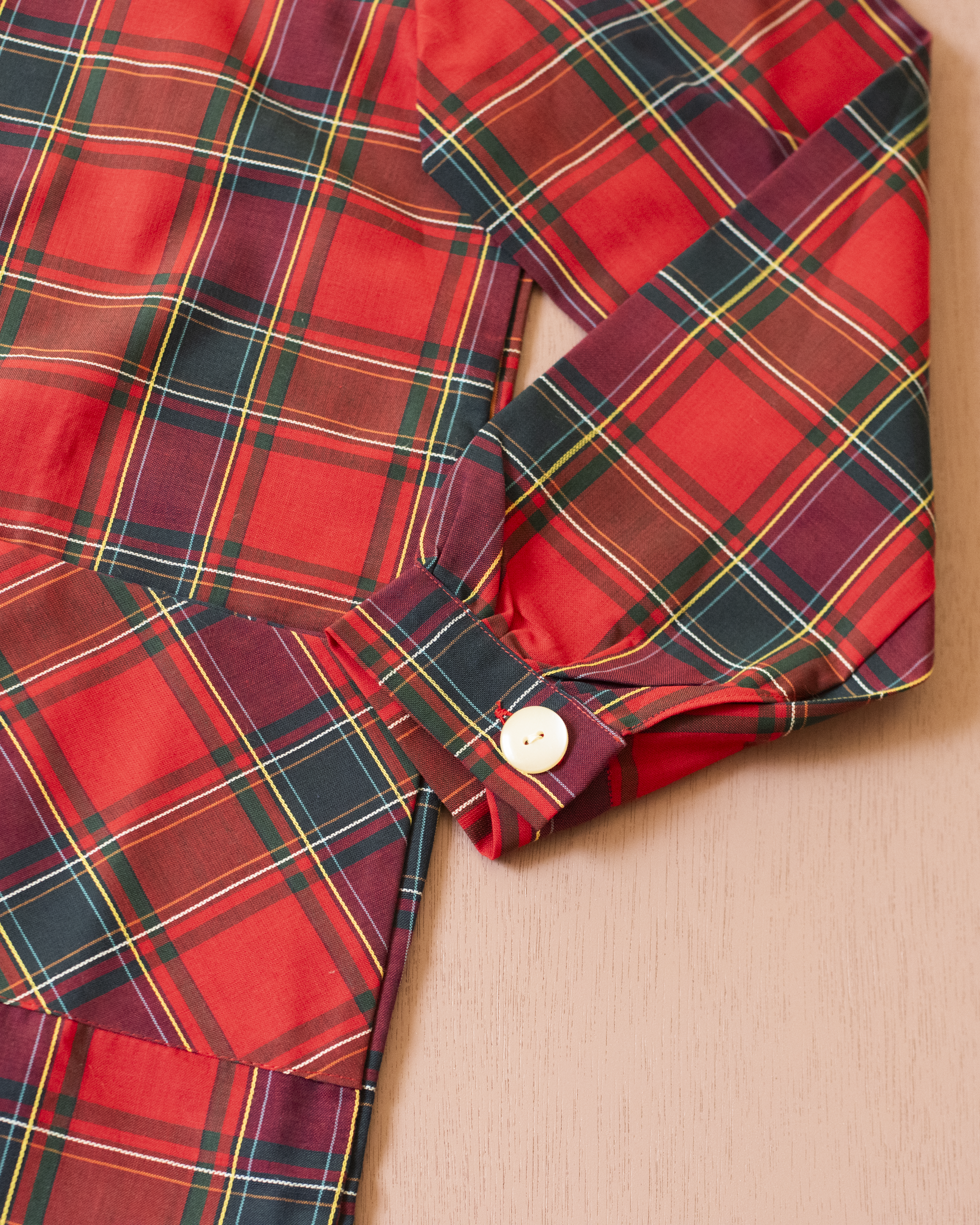 שמלה אדומה משובצת עם חגורה | דד סטוק צרפתי | 7-8 שנים