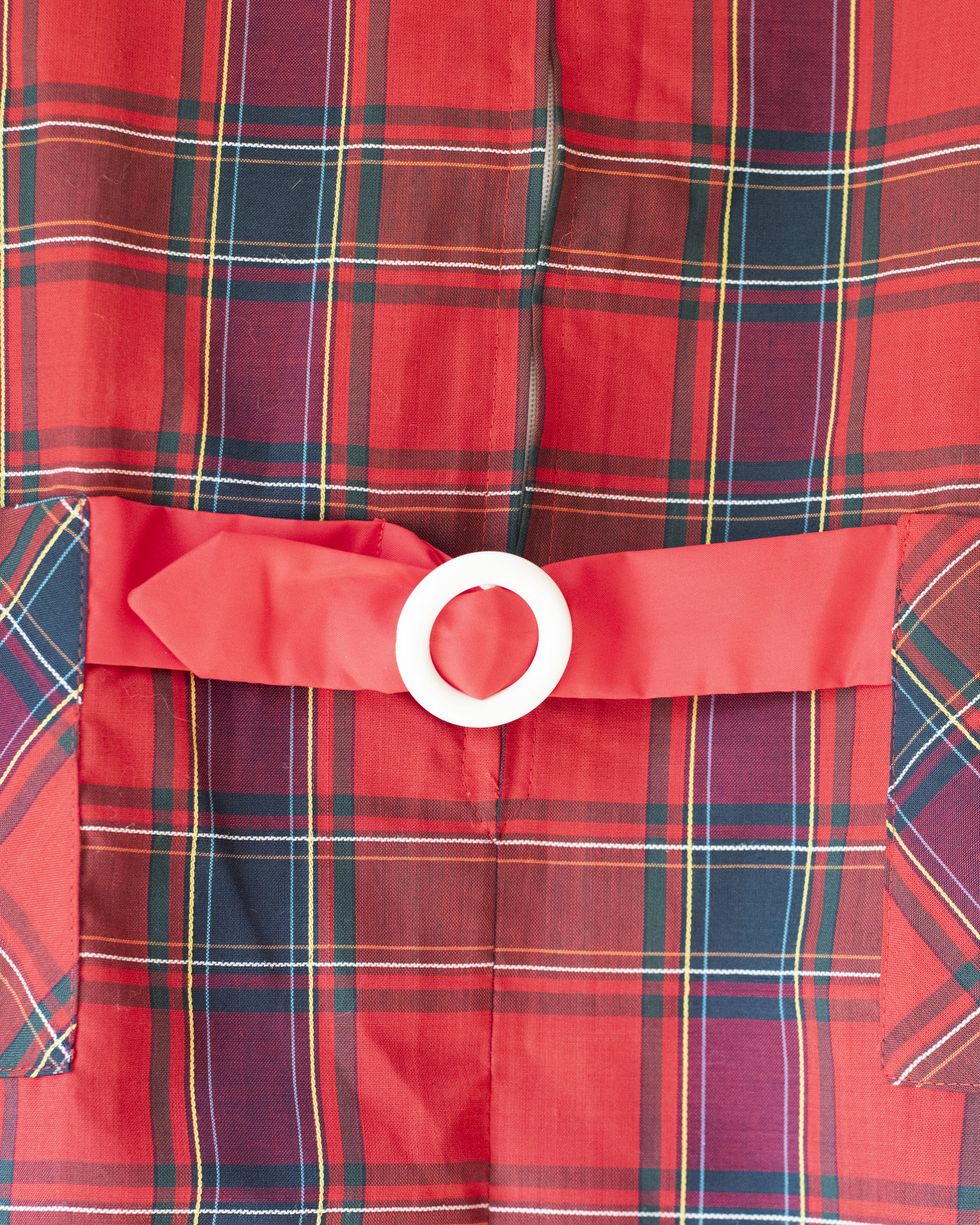 שמלה אדומה משובצת עם חגורה | דד סטוק צרפתי | 7-8 שנים