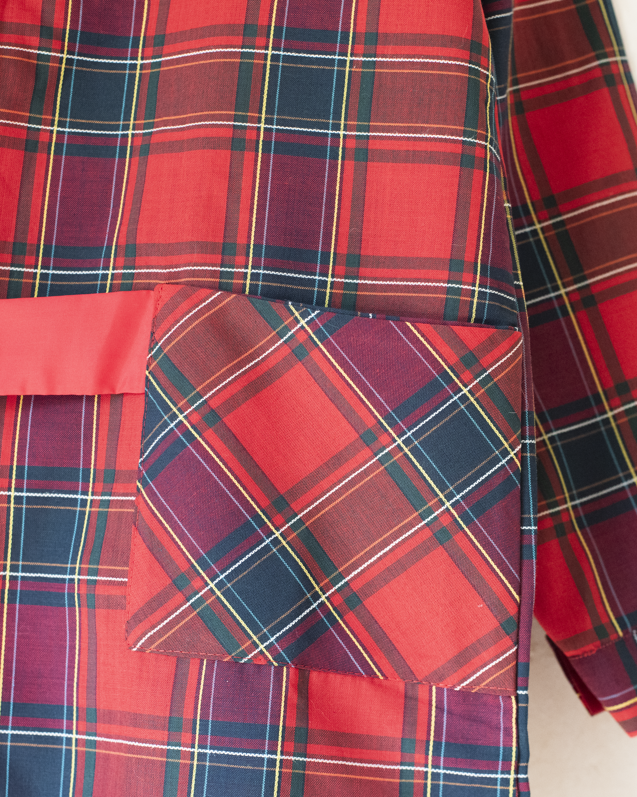 שמלה אדומה משובצת עם חגורה | דד סטוק צרפתי | 7-8 שנים