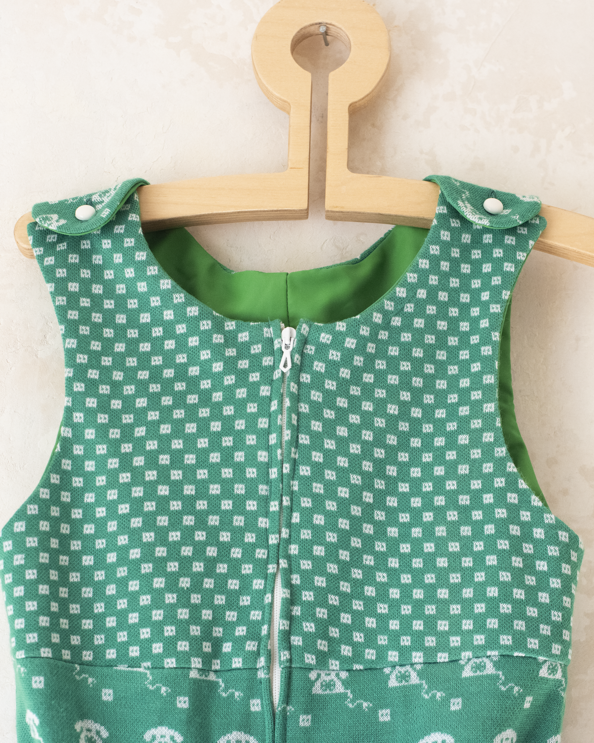 אוברול ירוק מהסבנטיז עם טלפון חוגה | 3-4 שנים