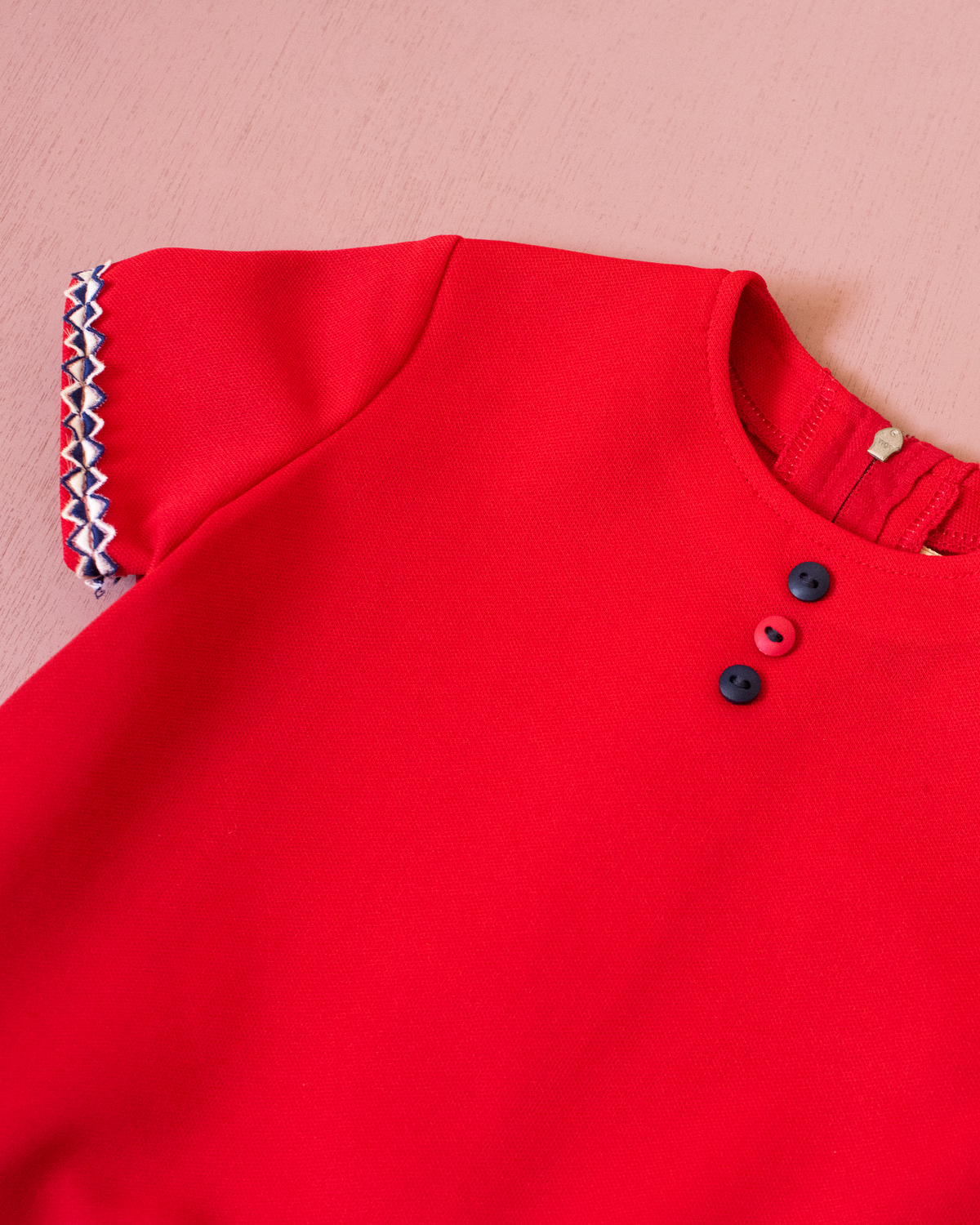 Red shirt and tailored pants | Belgian deadstock from the 60s | 3-4 years