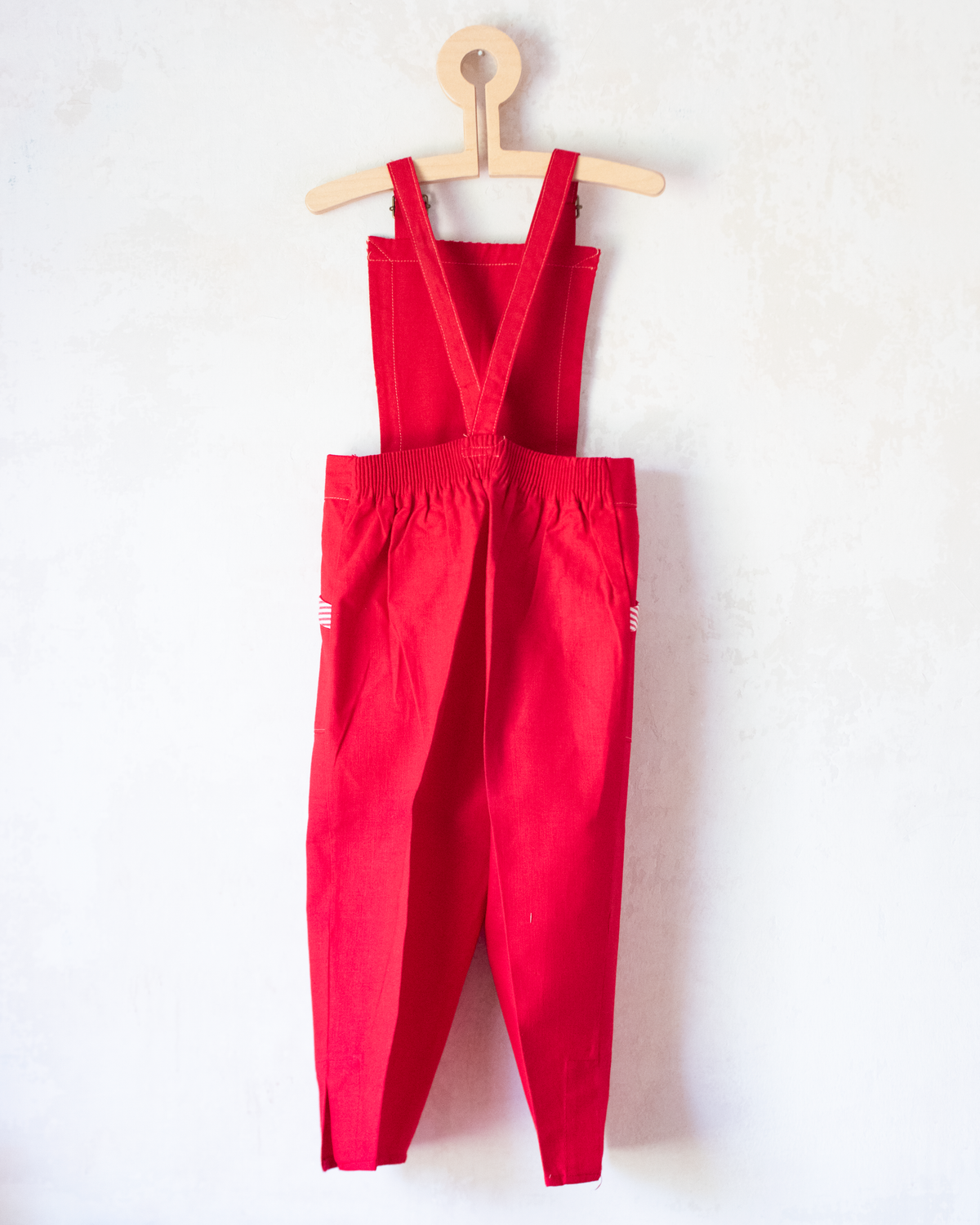 Red overalls from the 70s | French dead stock | 5-6 years