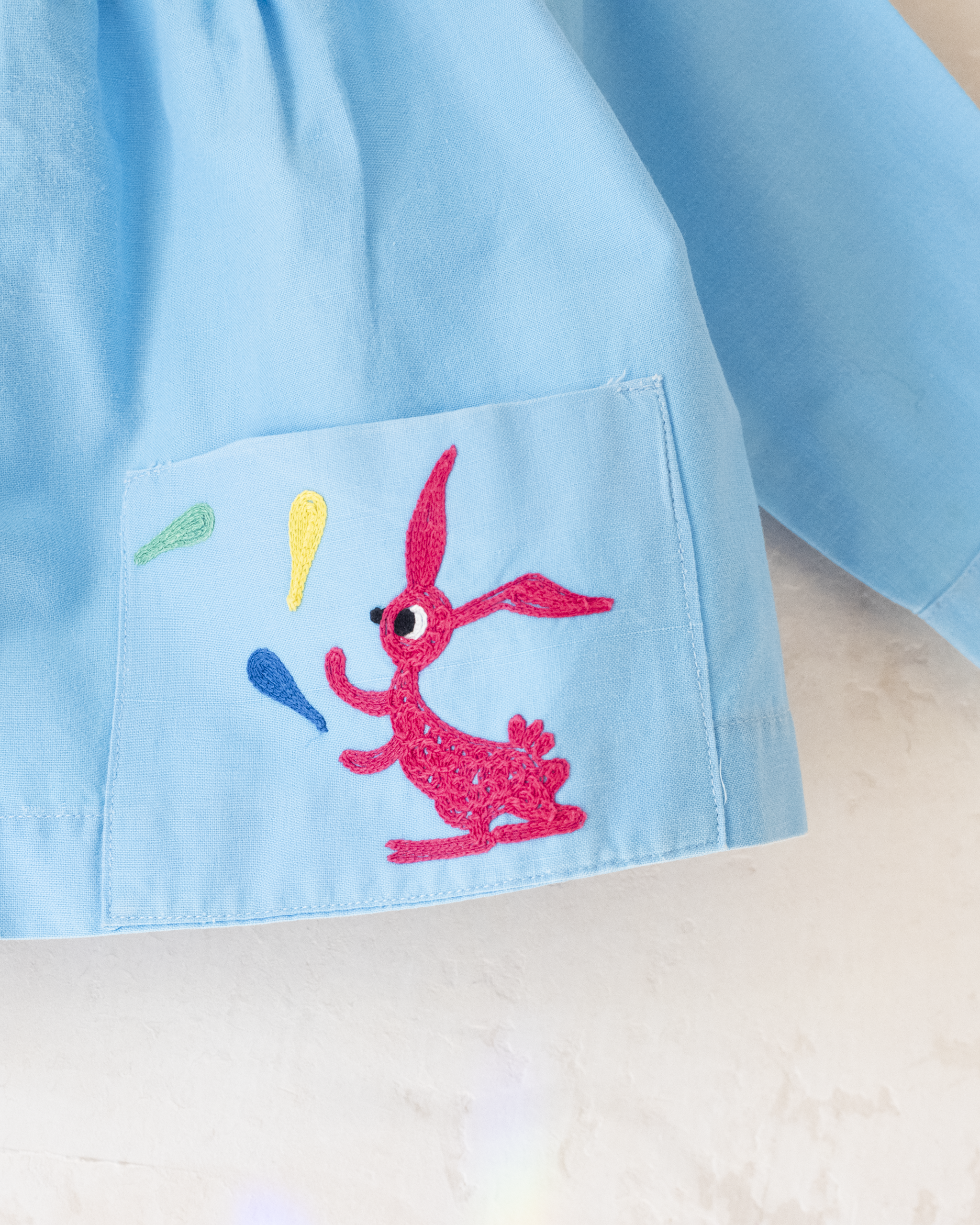 חולצה צרפתית עם רקמות ארנבים להטוטנים | 2-3 שנים