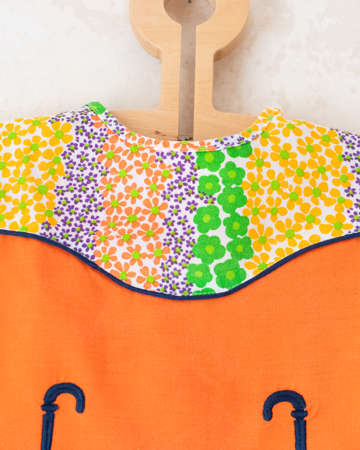 Floral shirt from the Sixties with two umbrellas | 2-3 years