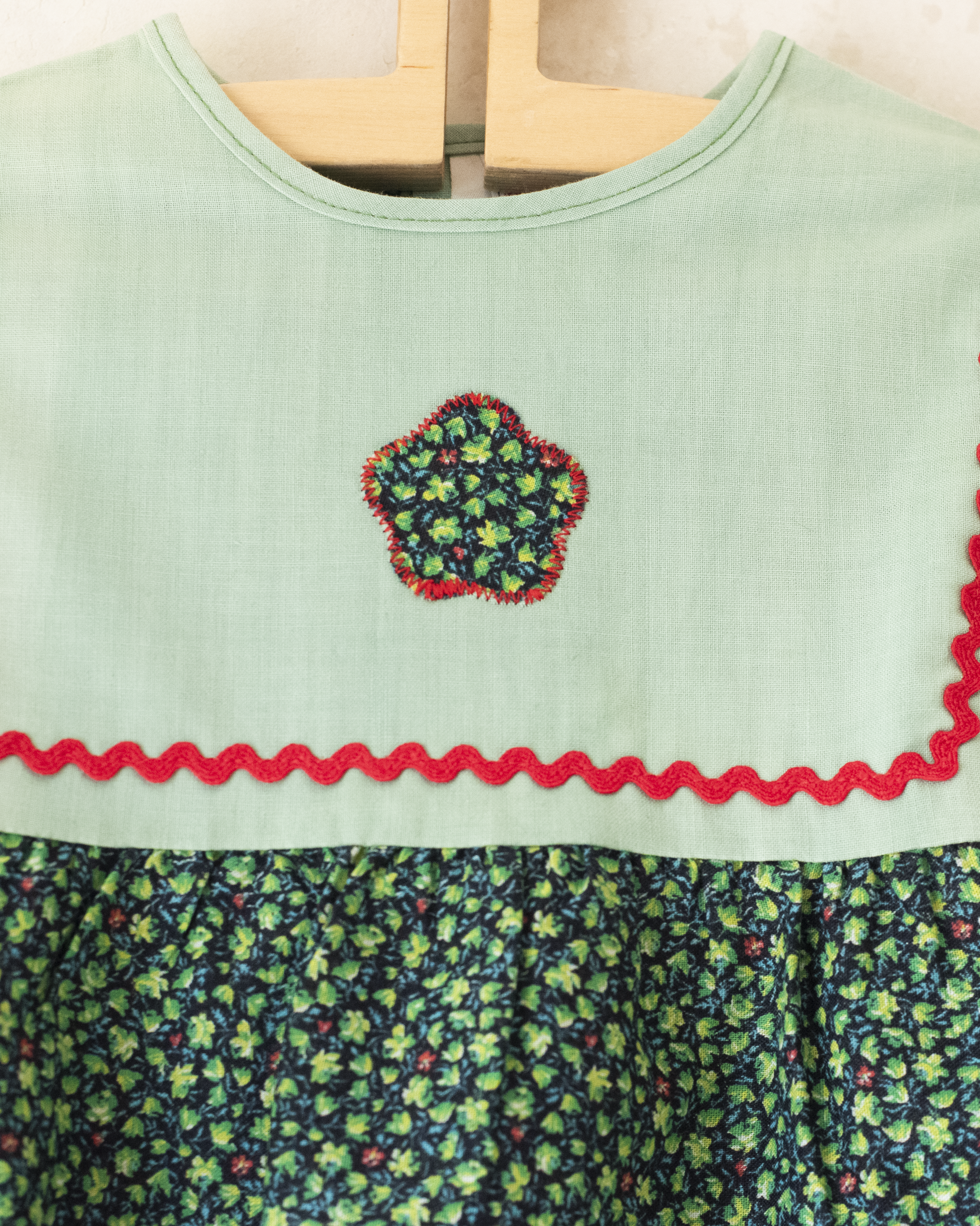 טוניקה ירוקה פרחונית | דד סטוק צרפתי מהסבנטיז | 3-4 שנים