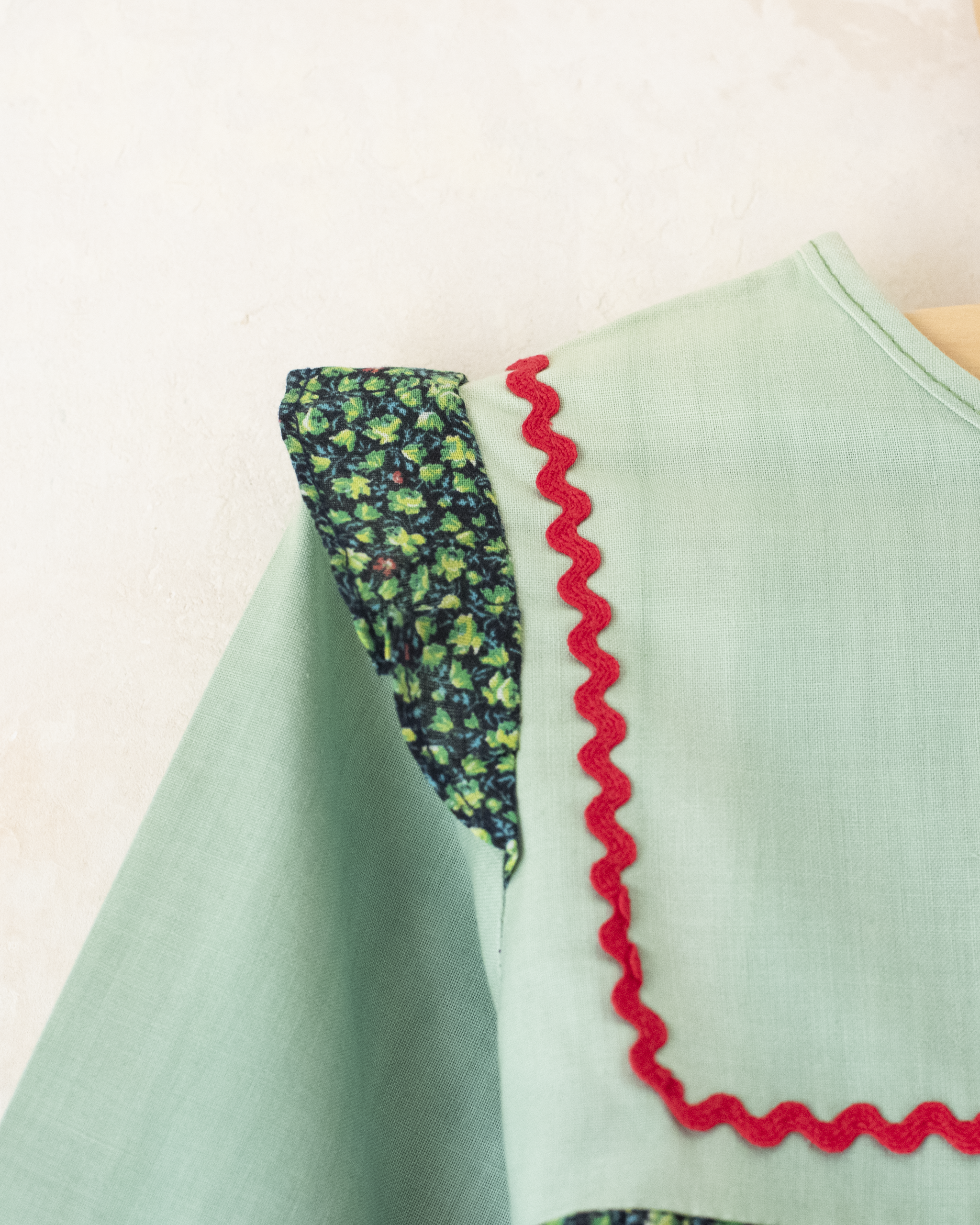 טוניקה ירוקה פרחונית | דד סטוק צרפתי מהסבנטיז | 3-4 שנים