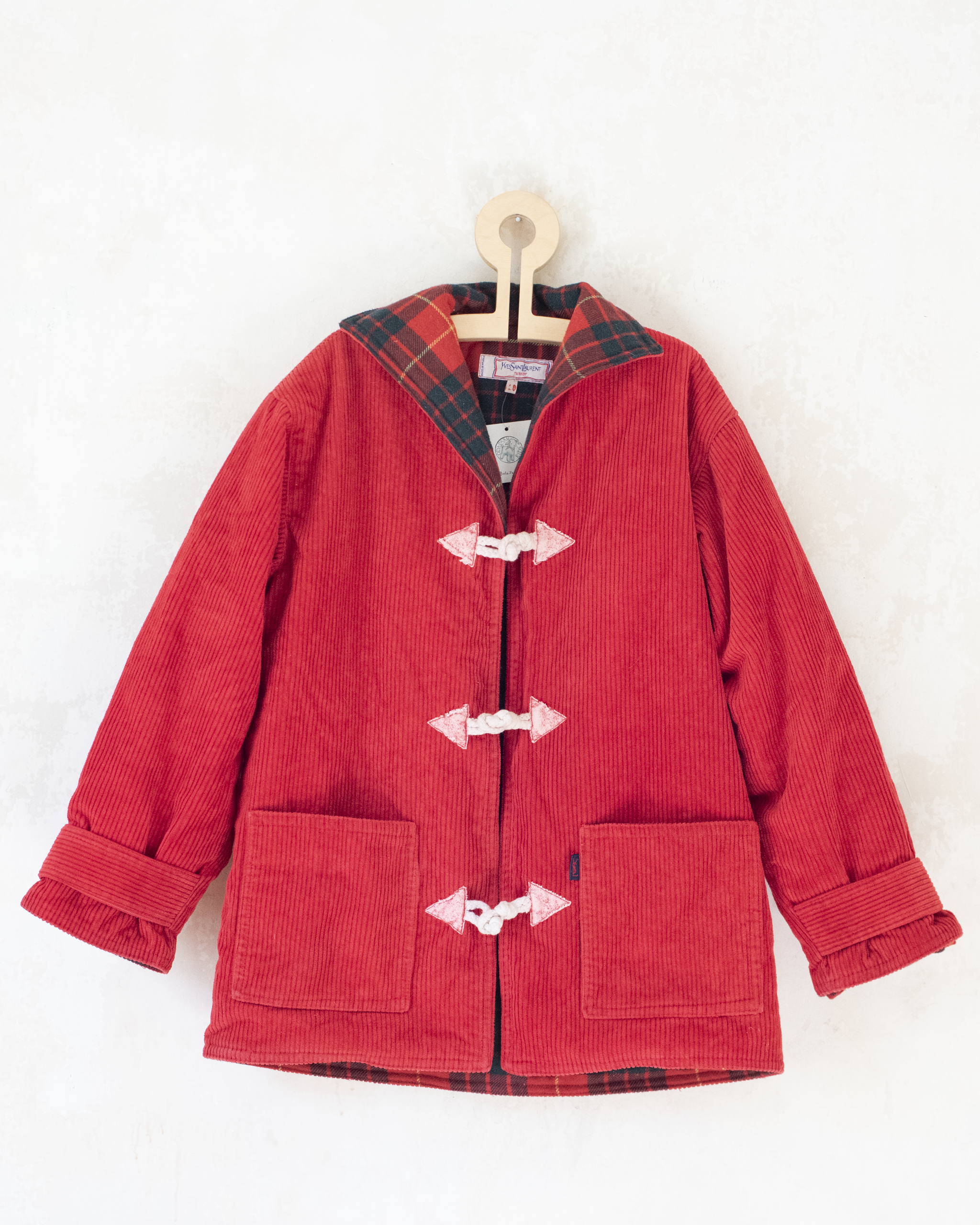 מעיל קורדרוי אדום מבית איב סאן לורן | 10-11 שנים