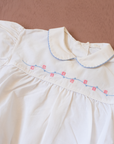חולצה לבנה קצרה עם פרחים רקומים | 3-6 חודשים