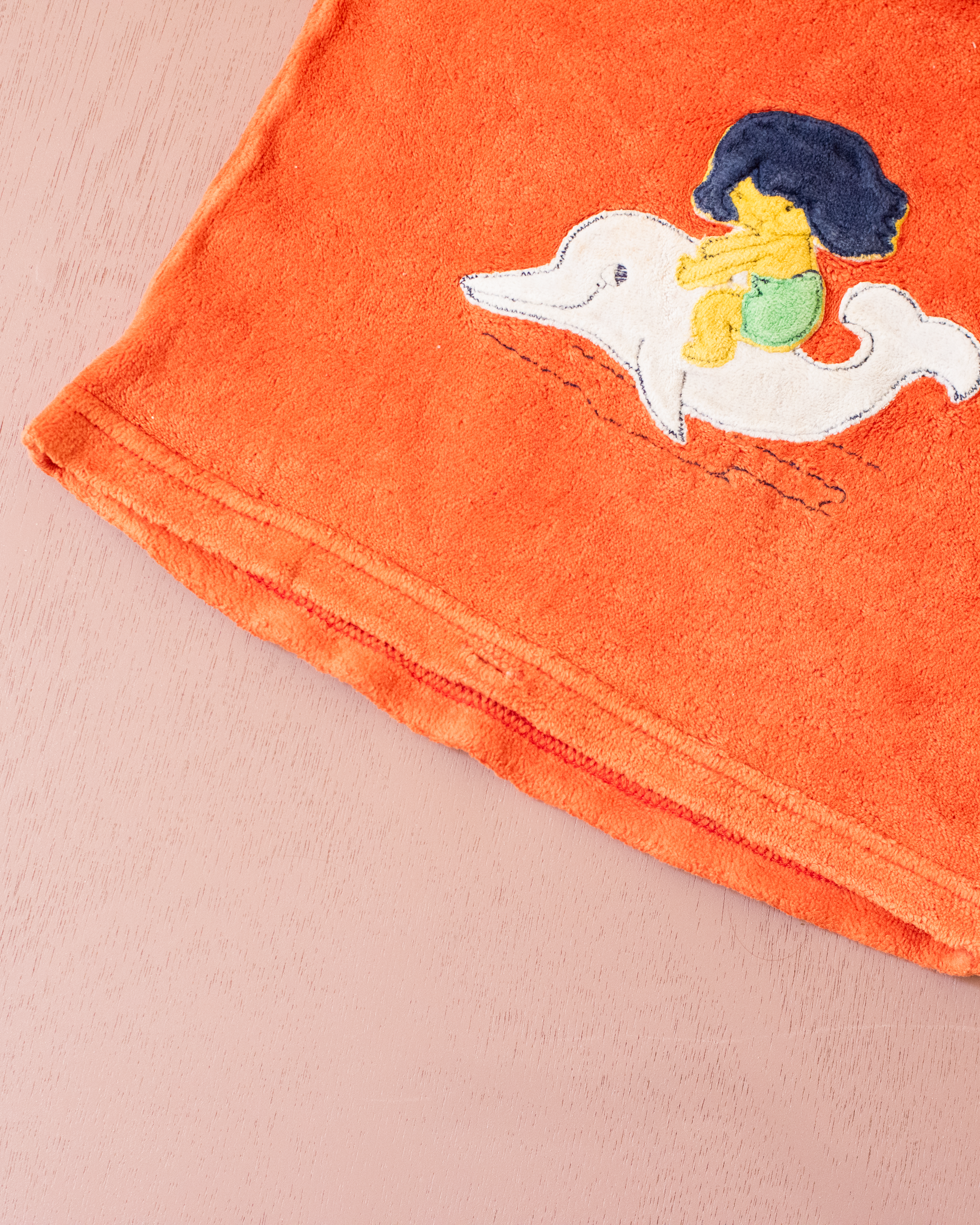 חולצה נוסטלגית מבד מגבת עם ילד רכוב על דולפין | 12-18 חודשים