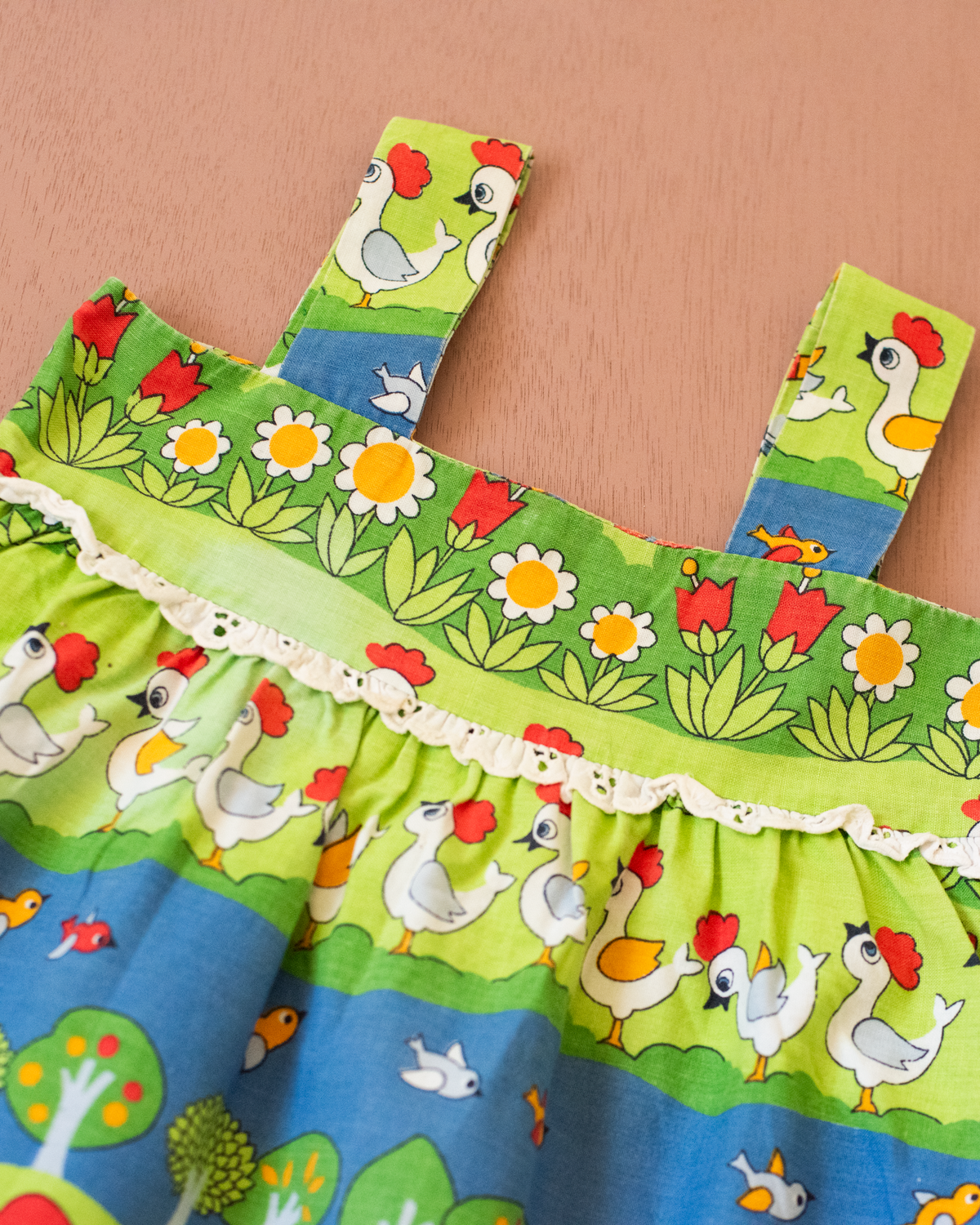 Colorful dress with children and chickens | 2-3 years