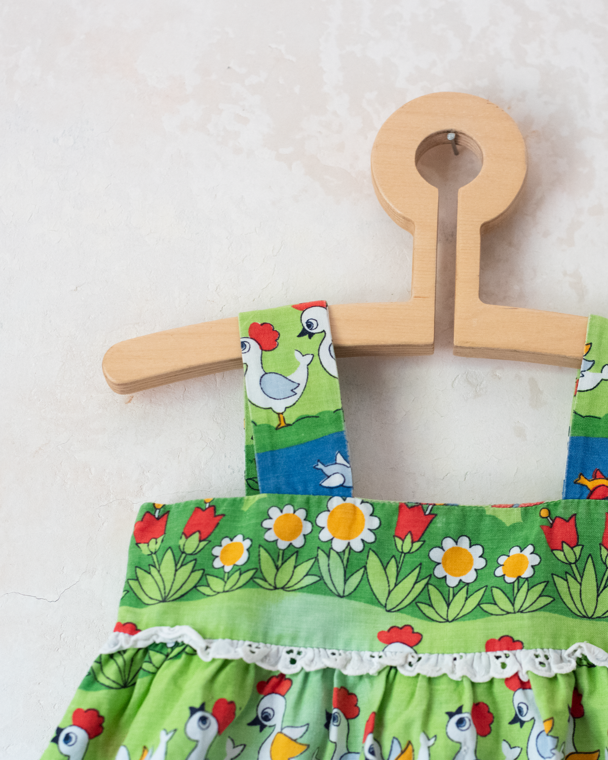 Colorful dress with children and chickens | 2-3 years
