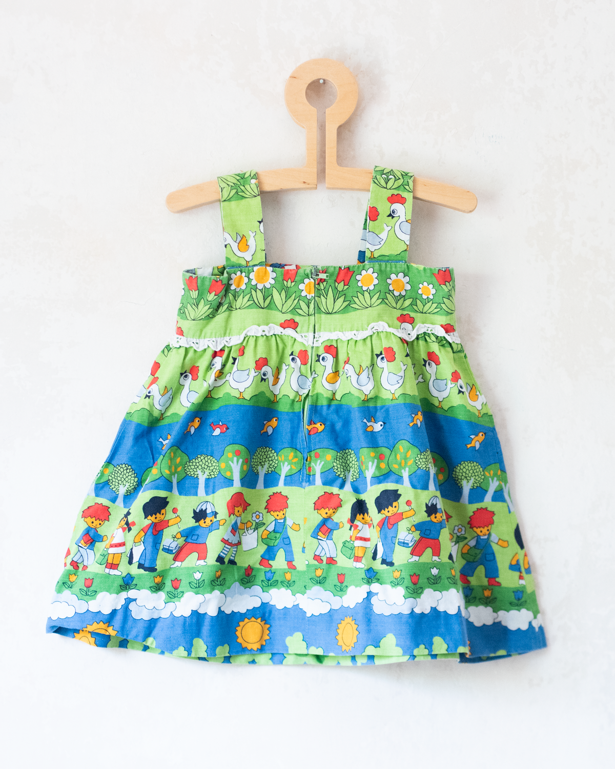 Colorful dress with children and chickens | 2-3 years
