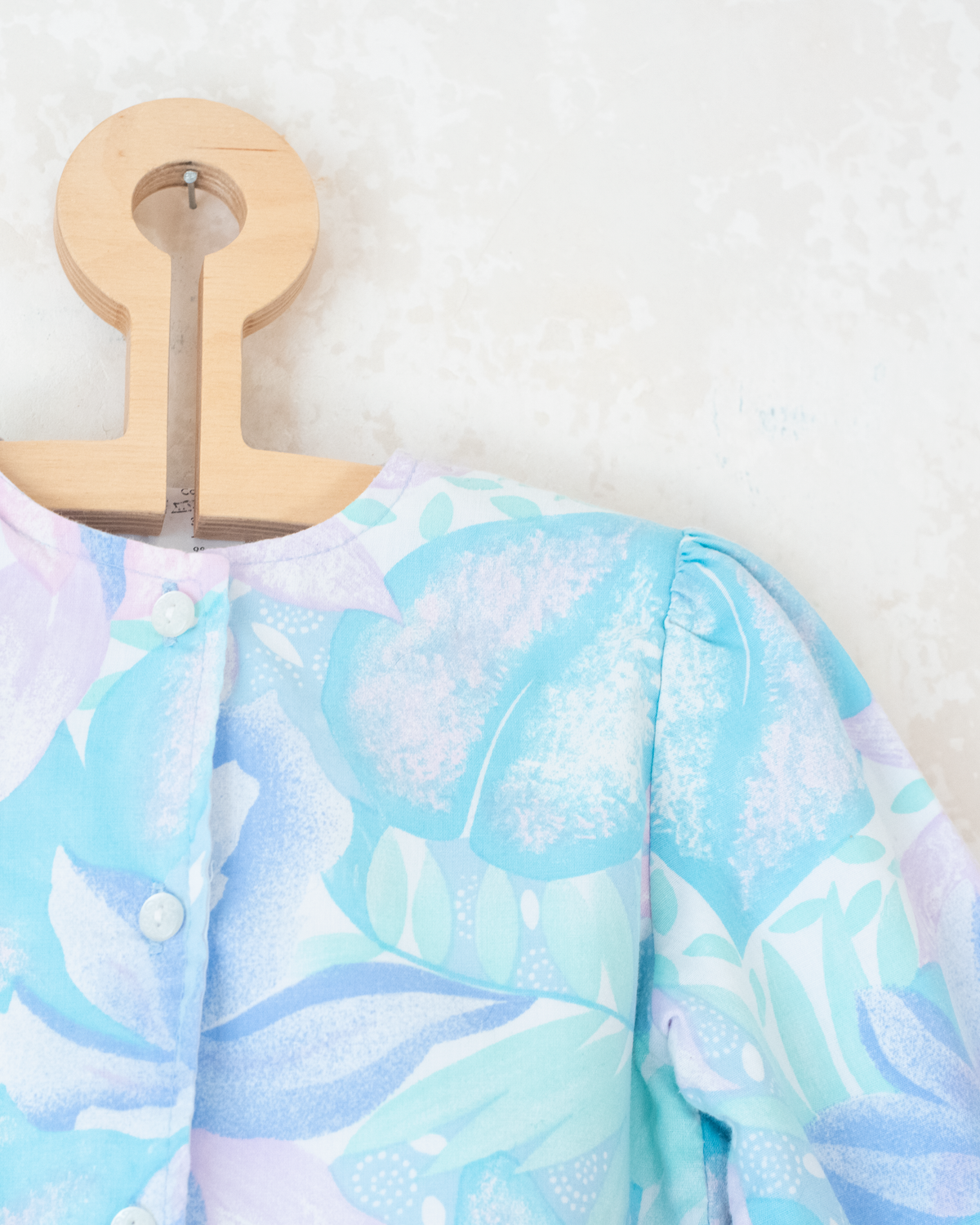 Thin top with pastel flowers | 2-3 years