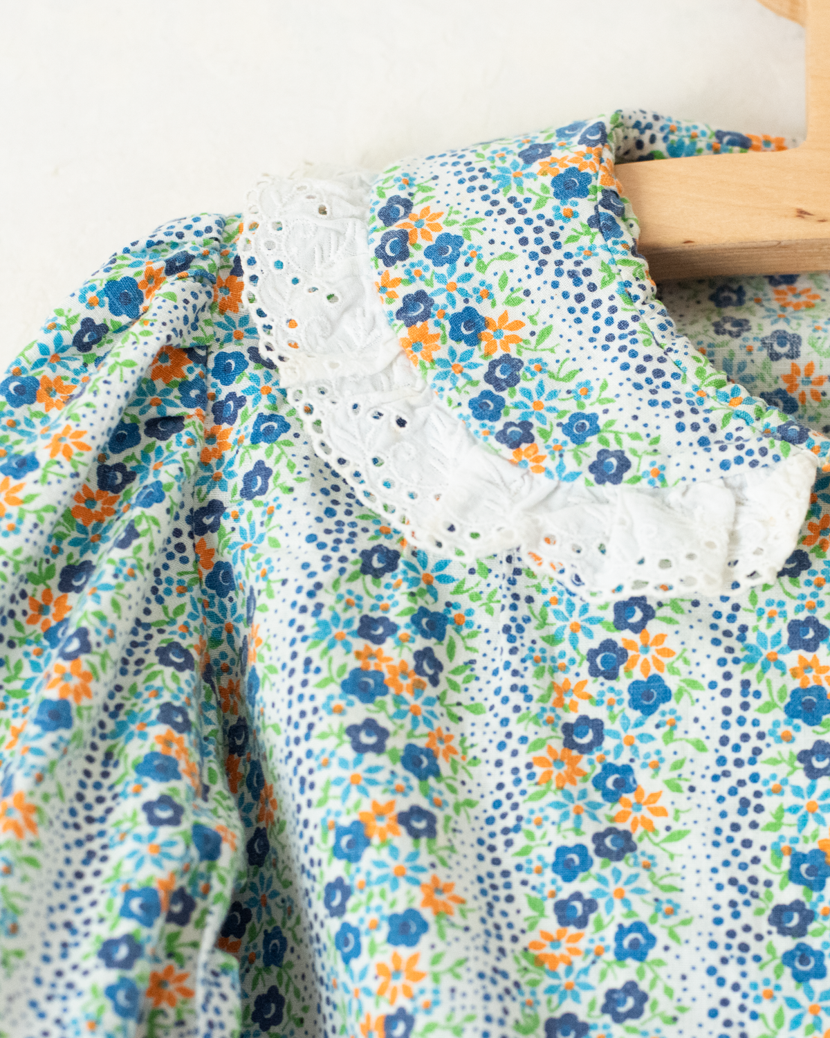 Long floral shirt with white lace | 5-6 years
