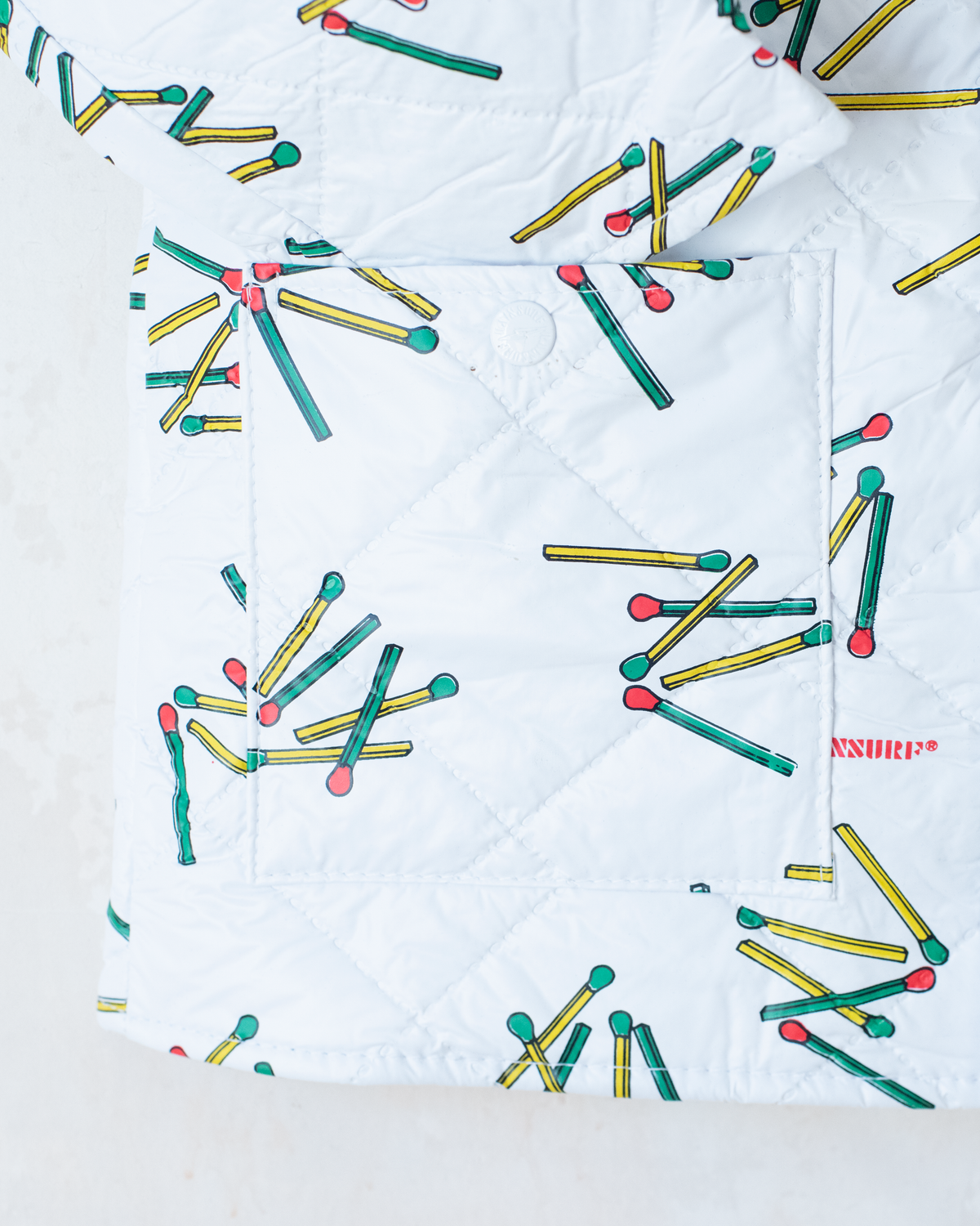 White raincoat with matches | 7-8 years