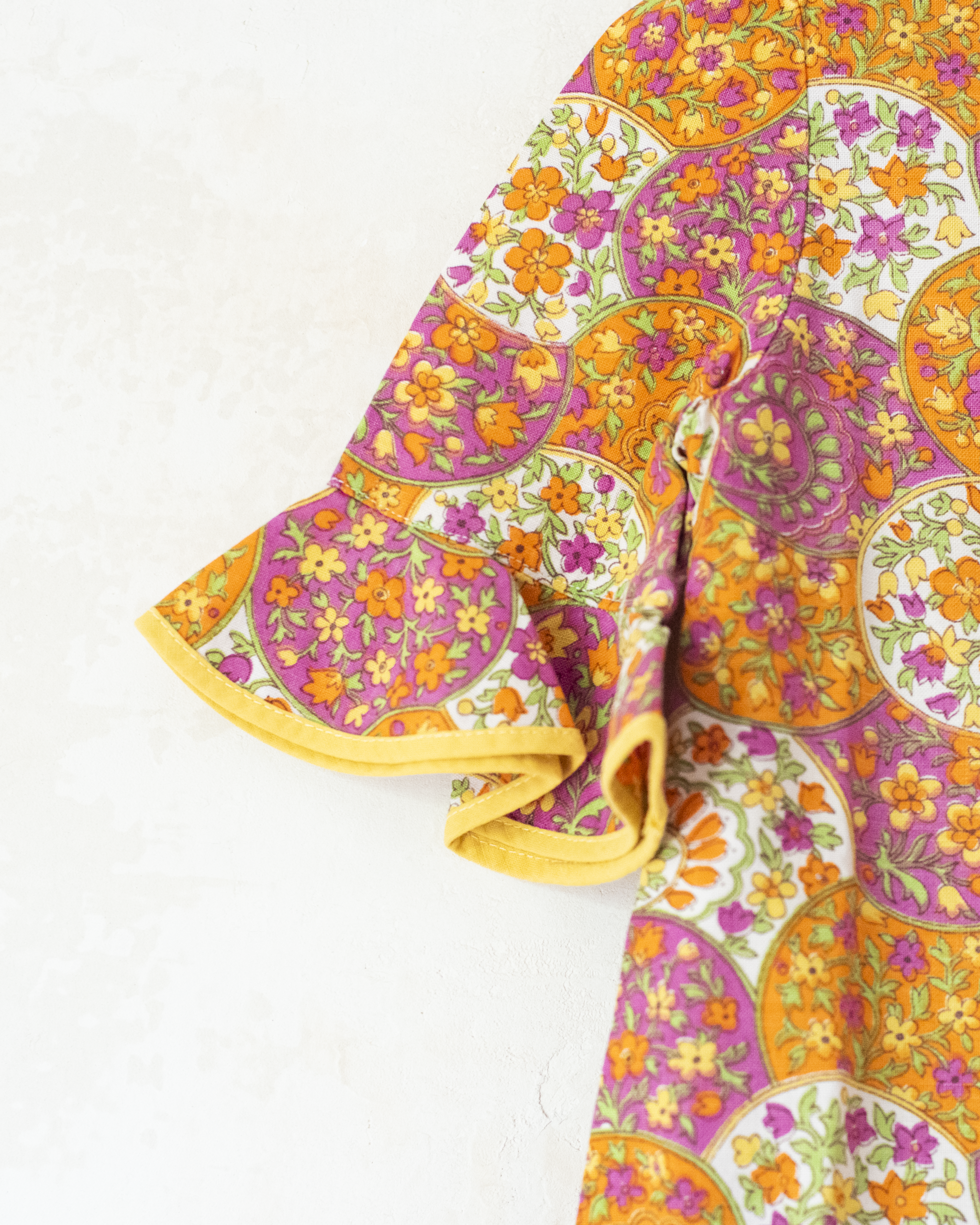 חולצה פרחונית מהסבנטיז עם שרוולי מלמלה | 2-3 שנים