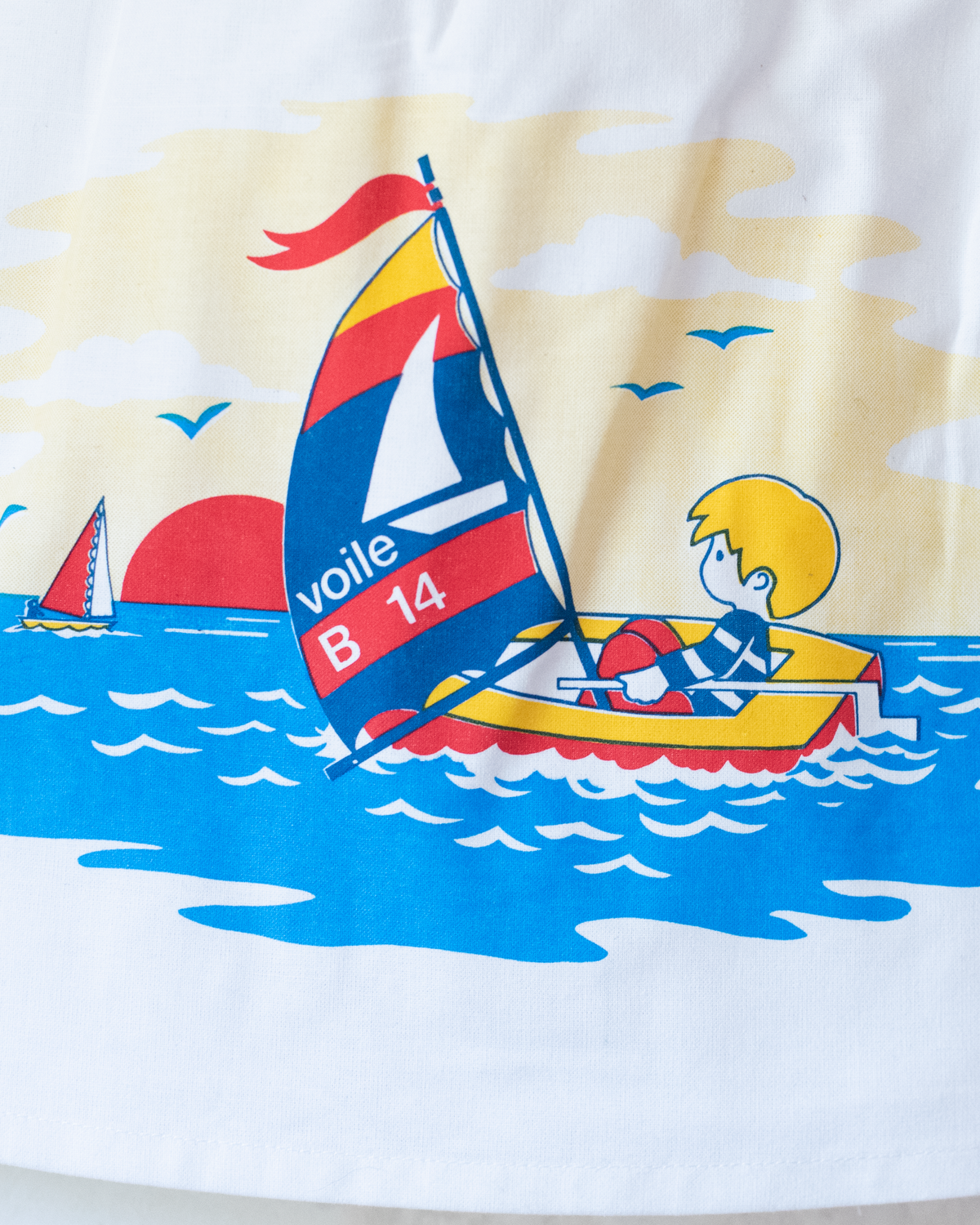 White dress with a child in a sailboat | French deadstock from the 80s | 9-12 months
