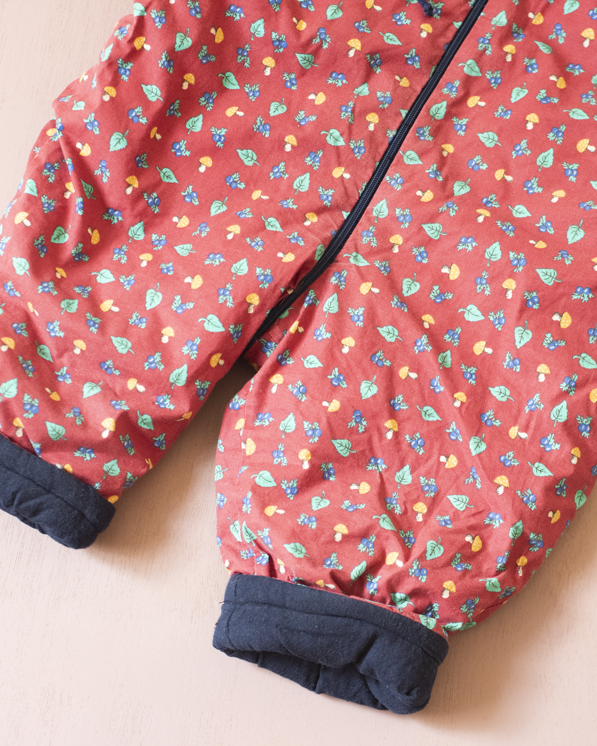 חרמונית אדומה עם הדפסי יער | 18-24 חודשים