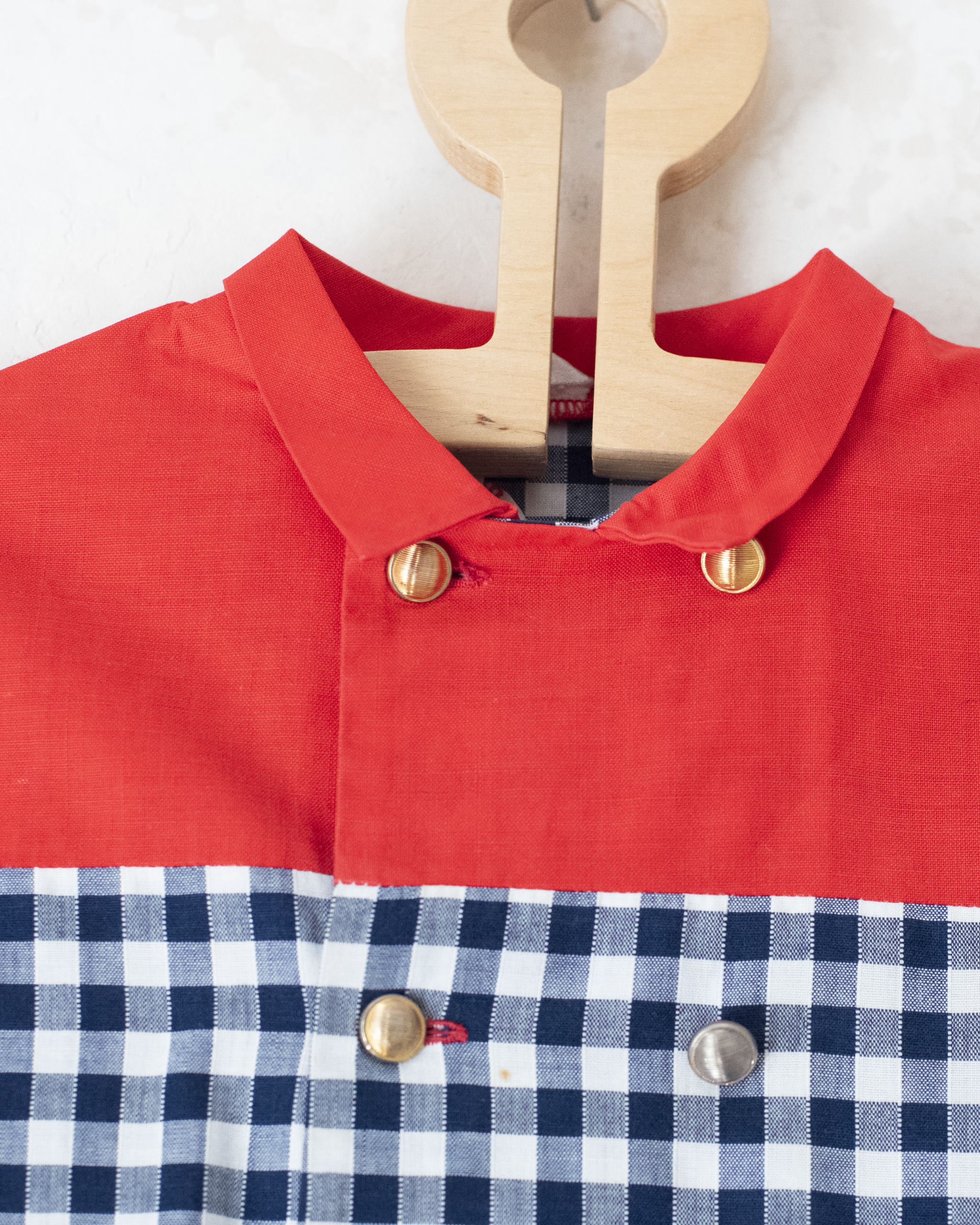 חולצה ארוכה עם משבצות ופטריה רקומה | דד סטוק צרפתי מהסבנטיז | 4-5 שנים