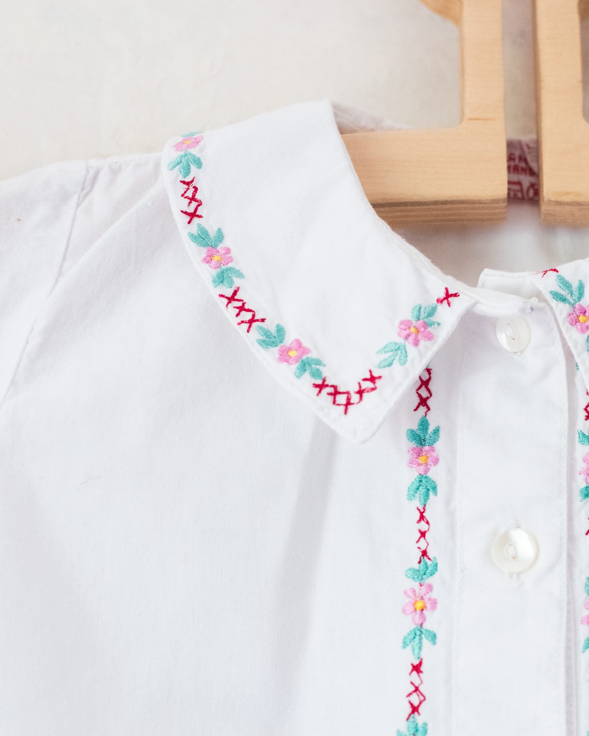Button-down shirt with floral embroidery and bow tie | 9-12 months