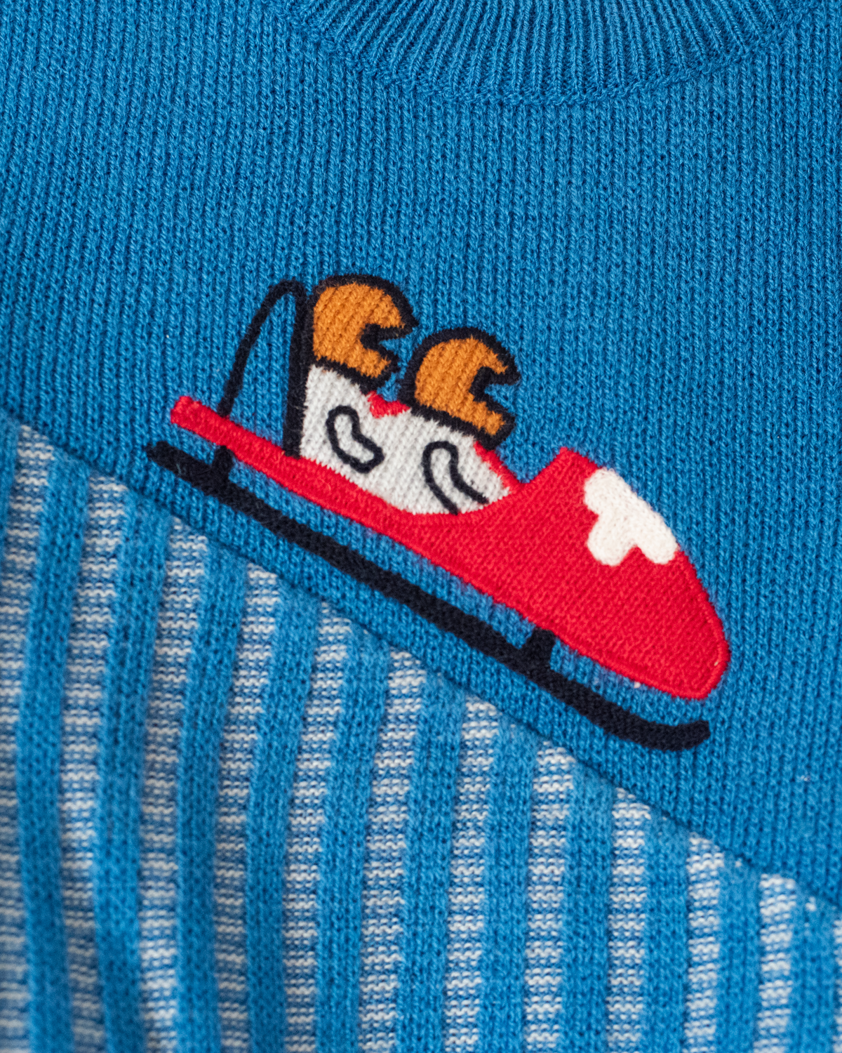 Blue knit with snow sled | Italian deadstock | 5-6 years