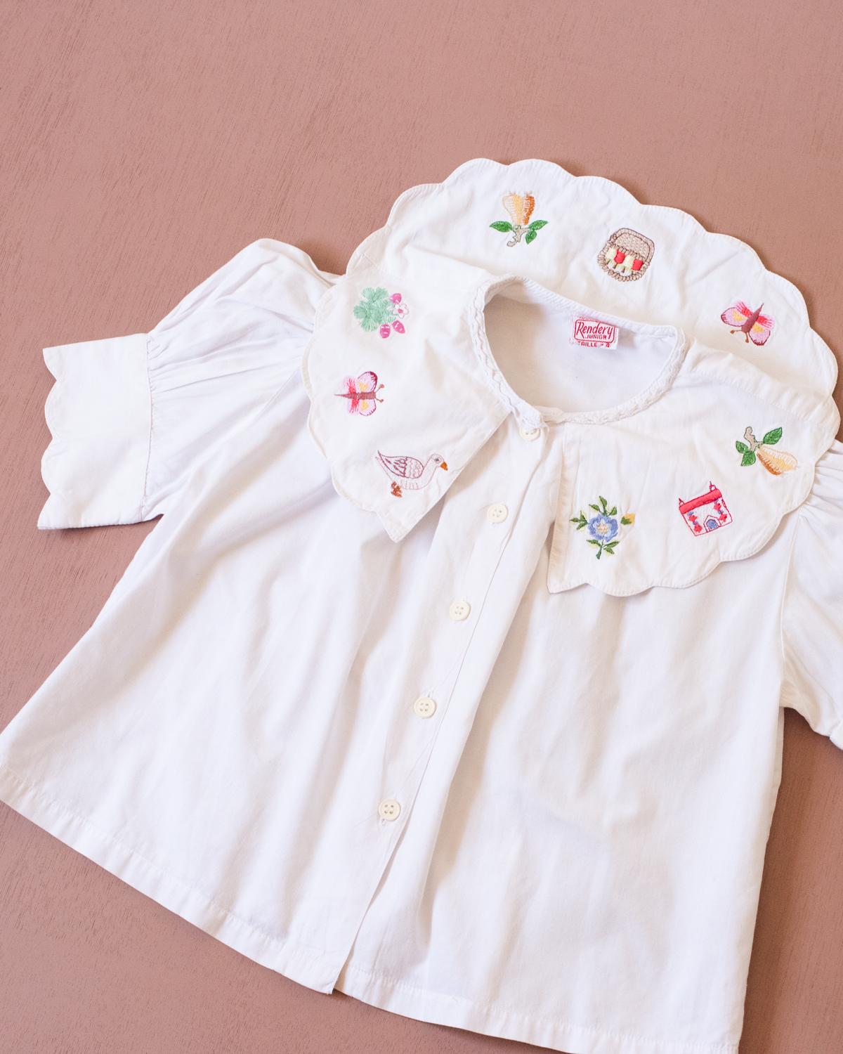 White button-down shirt with wide collar and beautiful embroidery | 4-5 years
