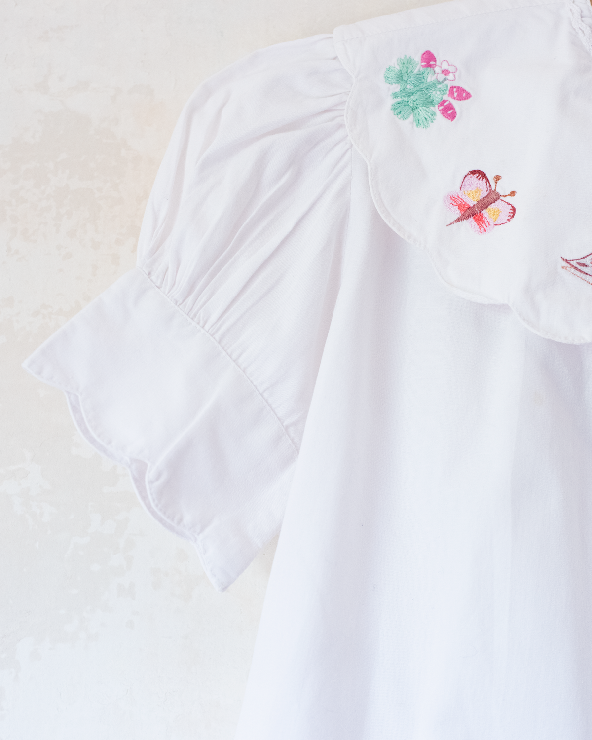 White button-down shirt with wide collar and beautiful embroidery | 4-5 years