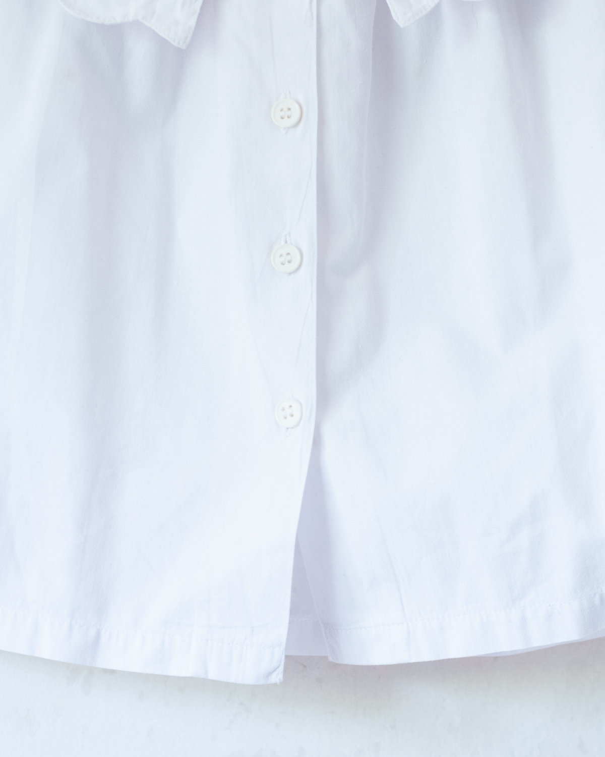 White button-down shirt with wide collar and beautiful embroidery | 4-5 years